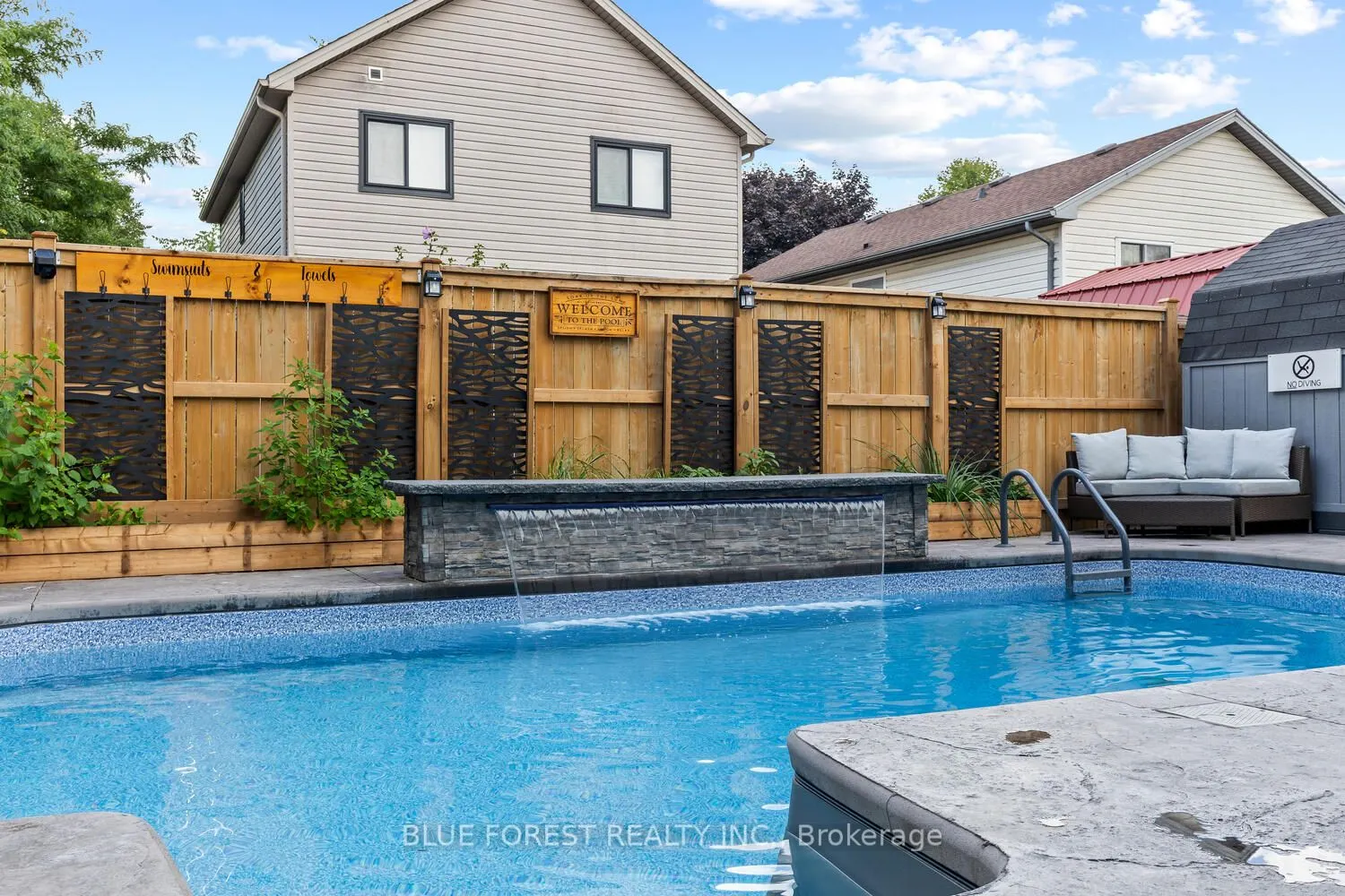 35 Bowcott Crescent