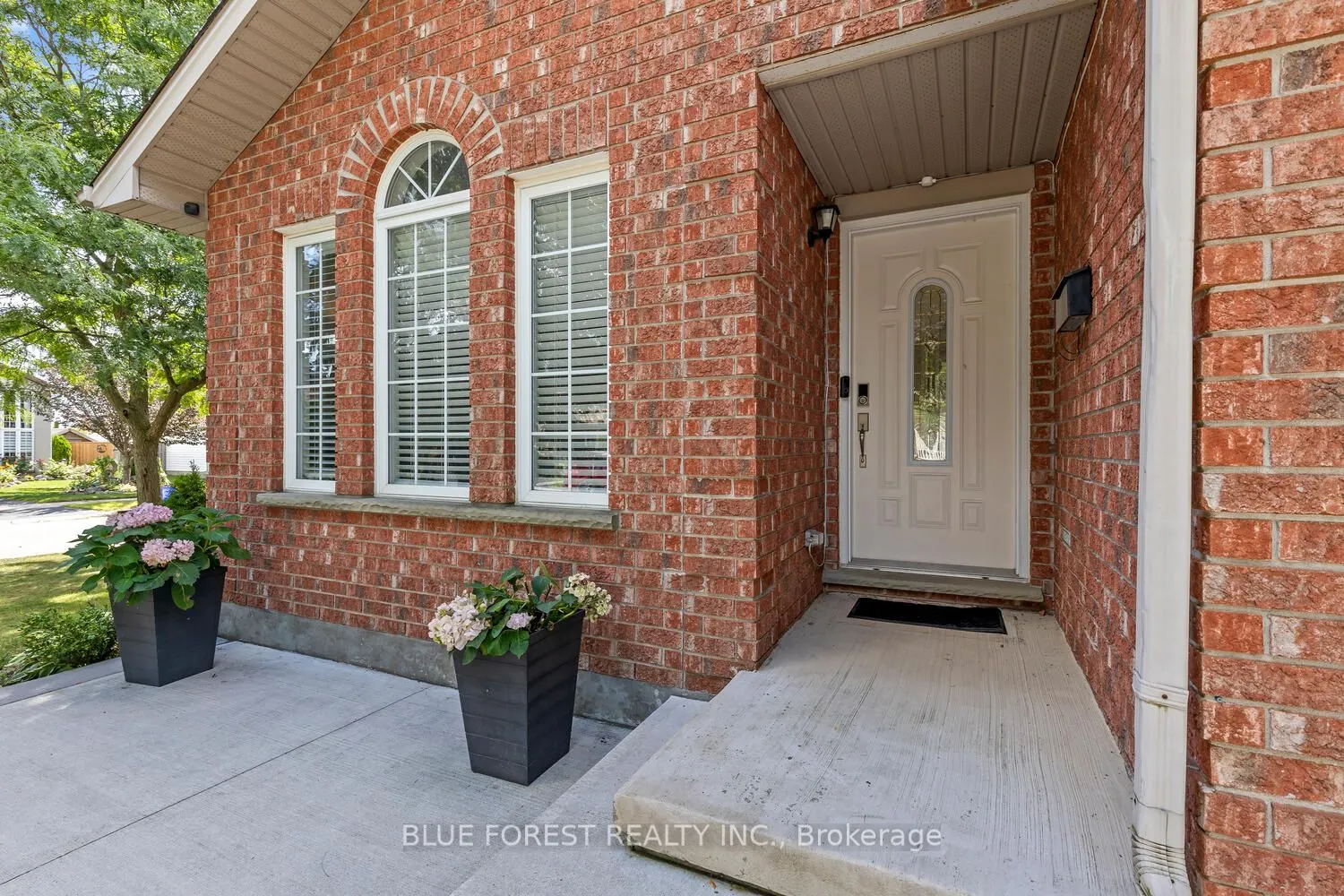 35 Bowcott Crescent