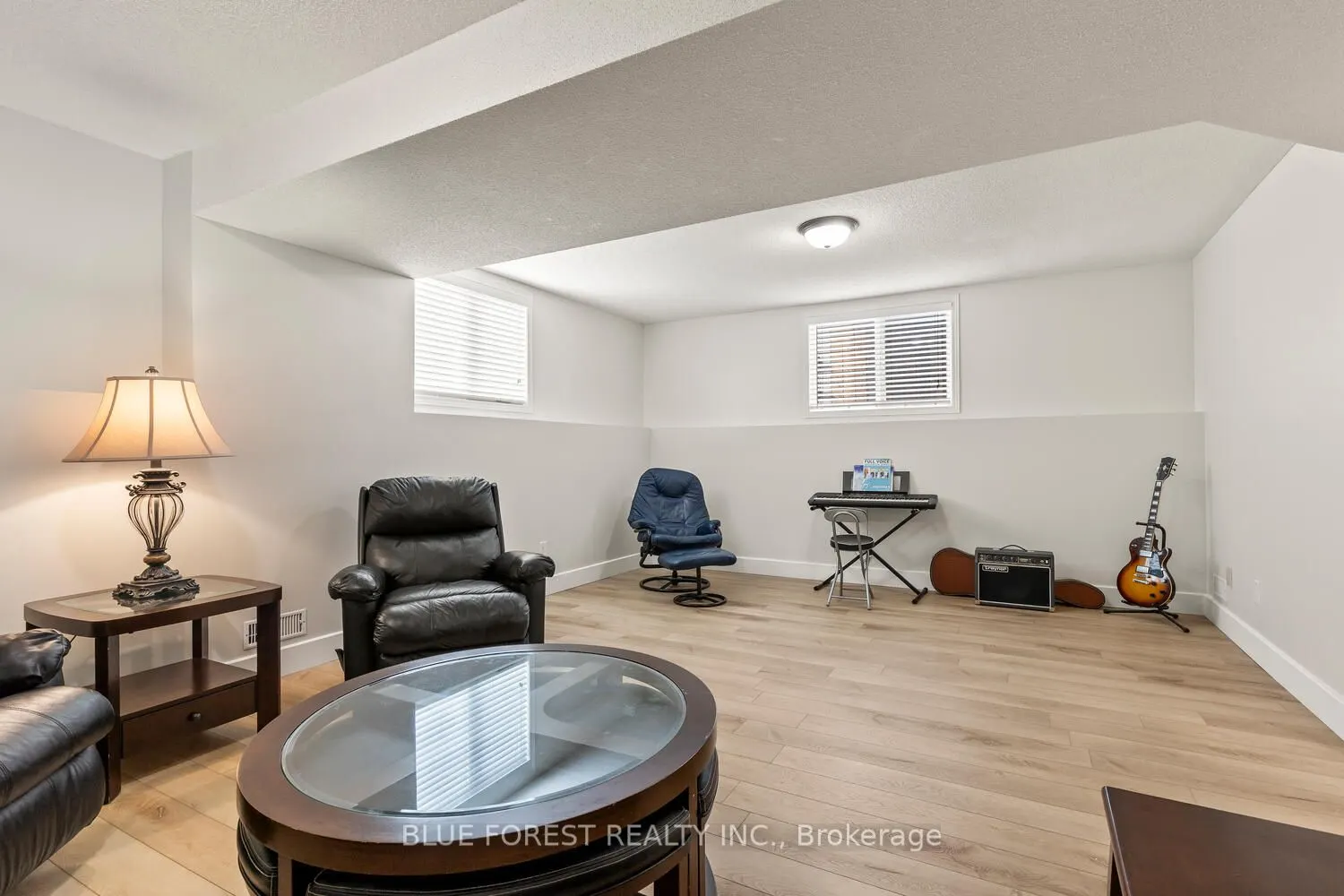 35 Bowcott Crescent