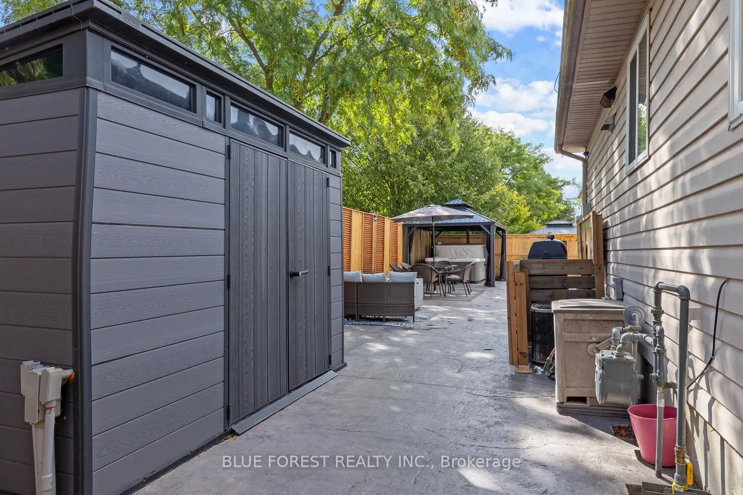 35 Bowcott Crescent