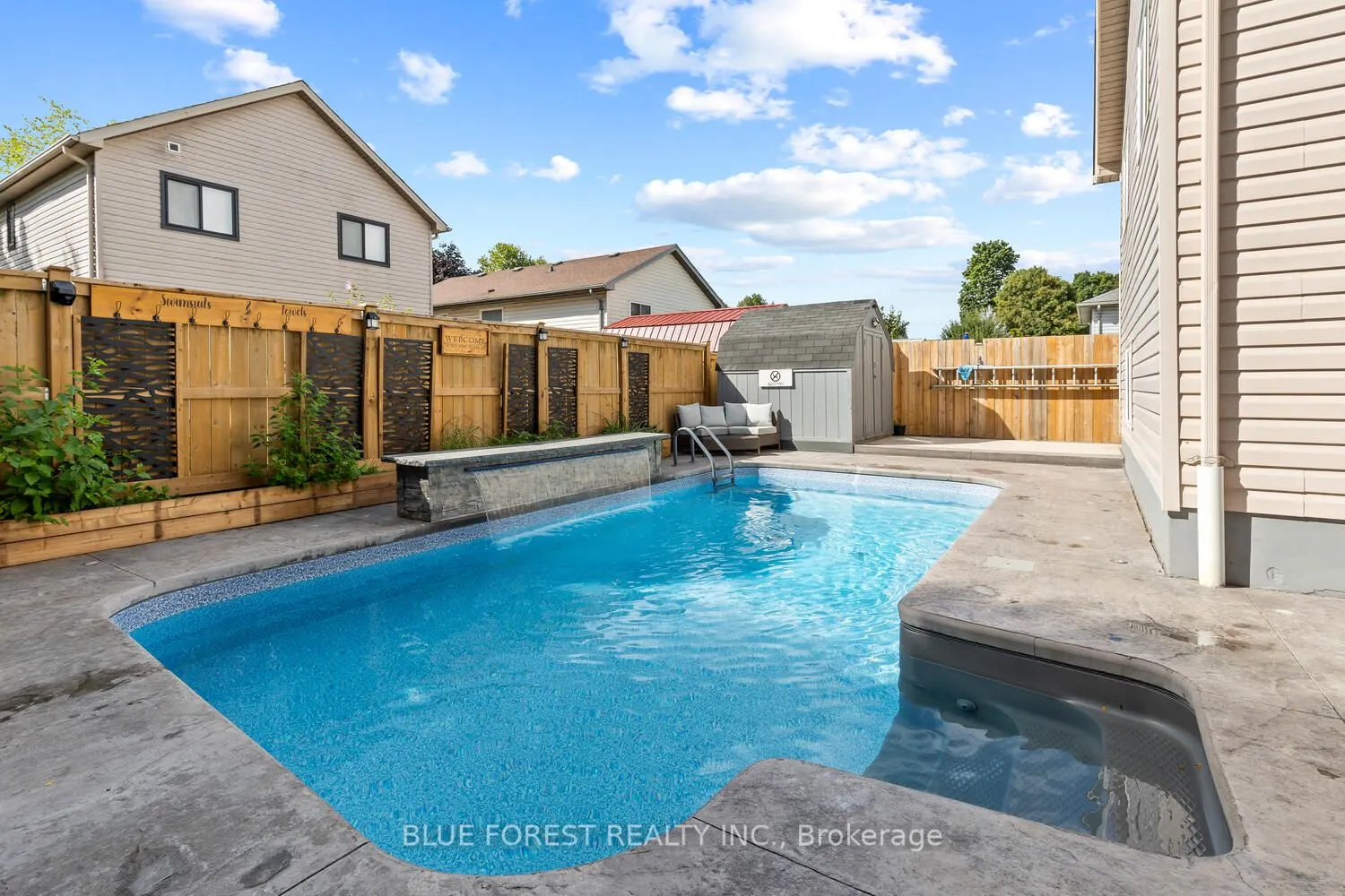 35 Bowcott Crescent