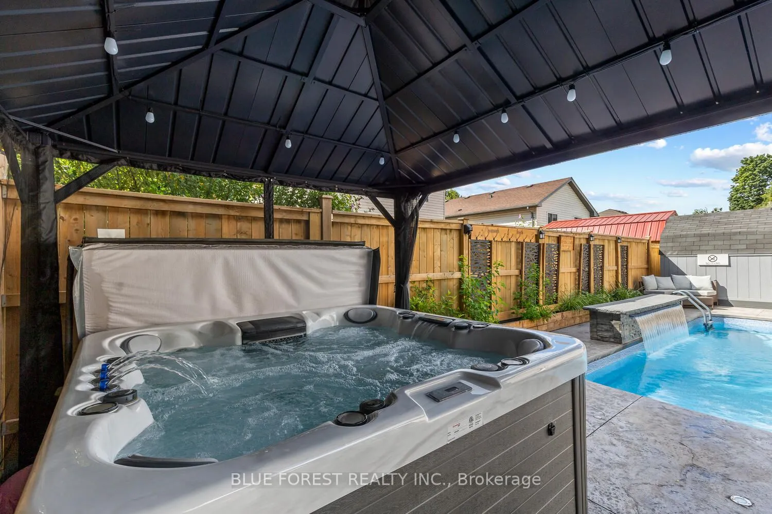 35 Bowcott Crescent