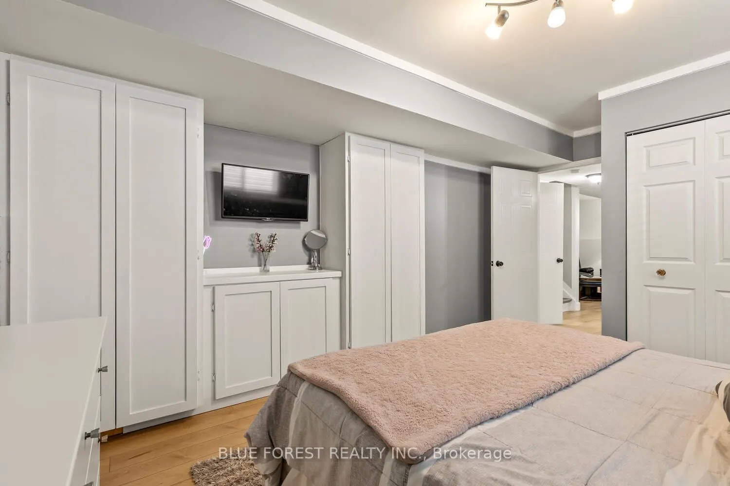 35 Bowcott Crescent