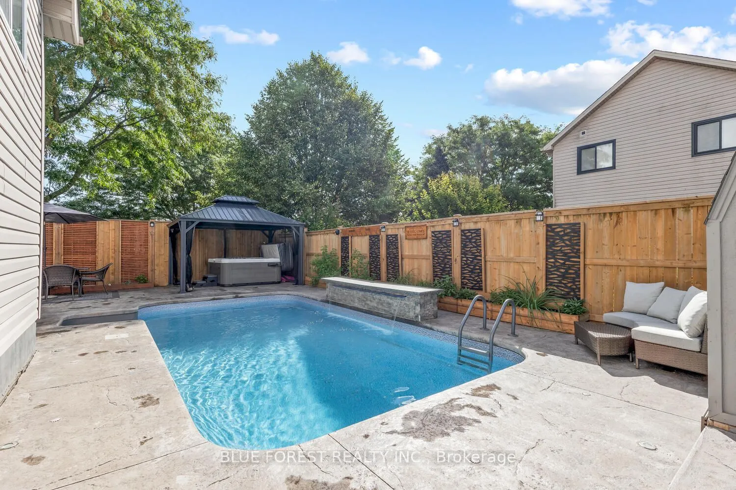 35 Bowcott Crescent