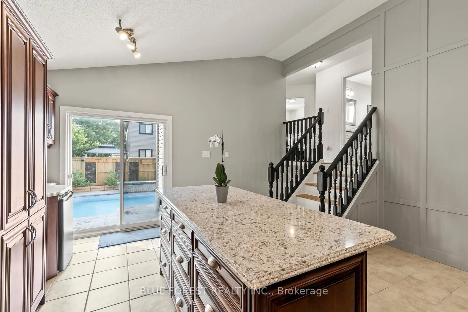 35 Bowcott Crescent