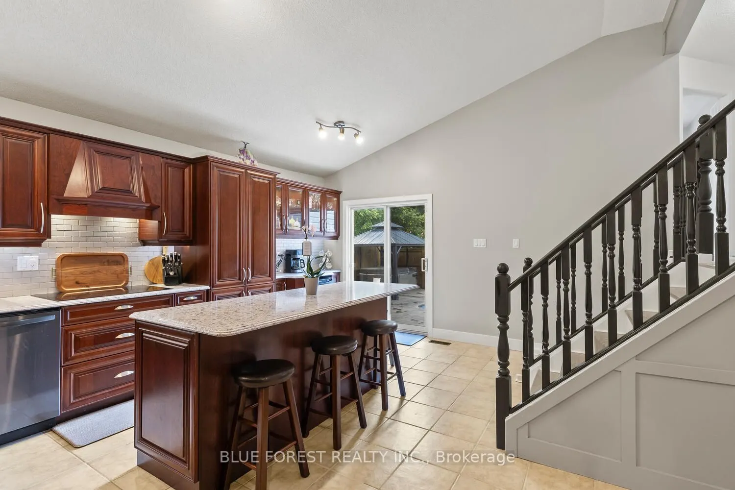 35 Bowcott Crescent