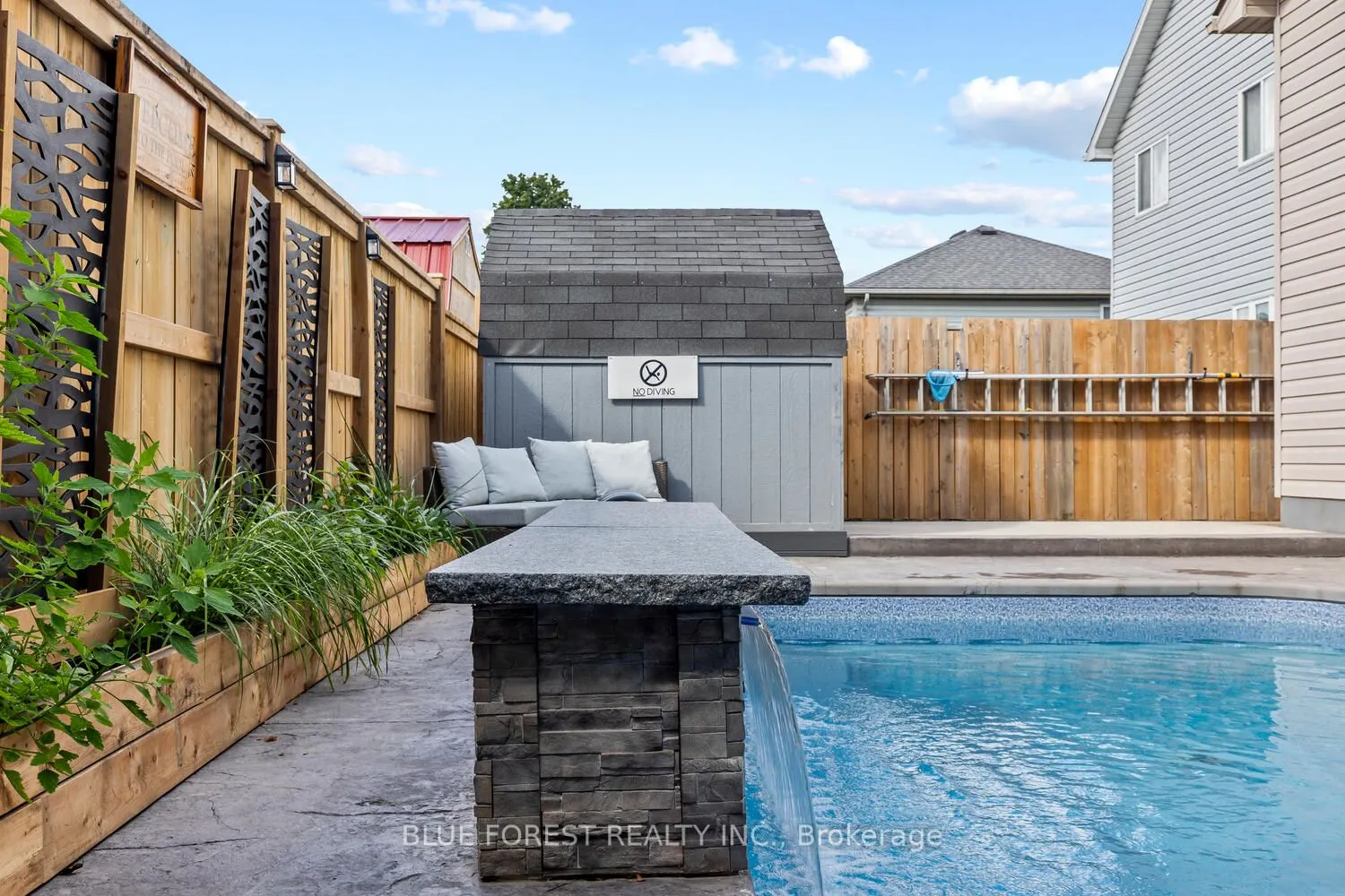 35 Bowcott Crescent