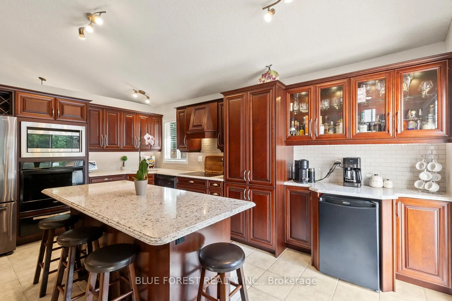 35 Bowcott Crescent