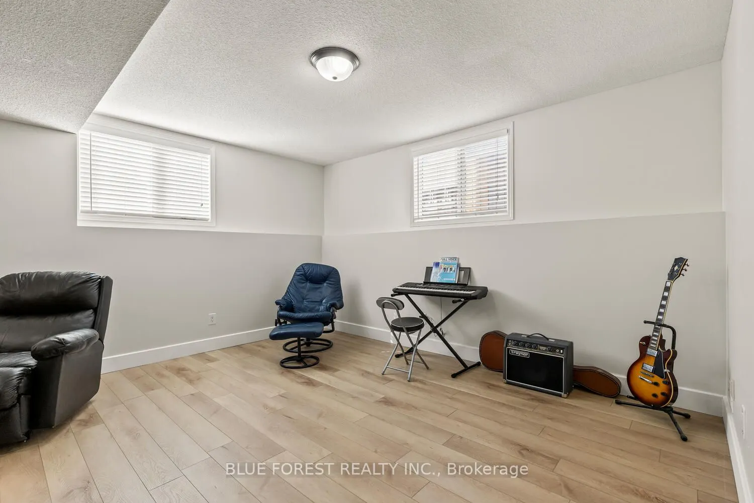 35 Bowcott Crescent