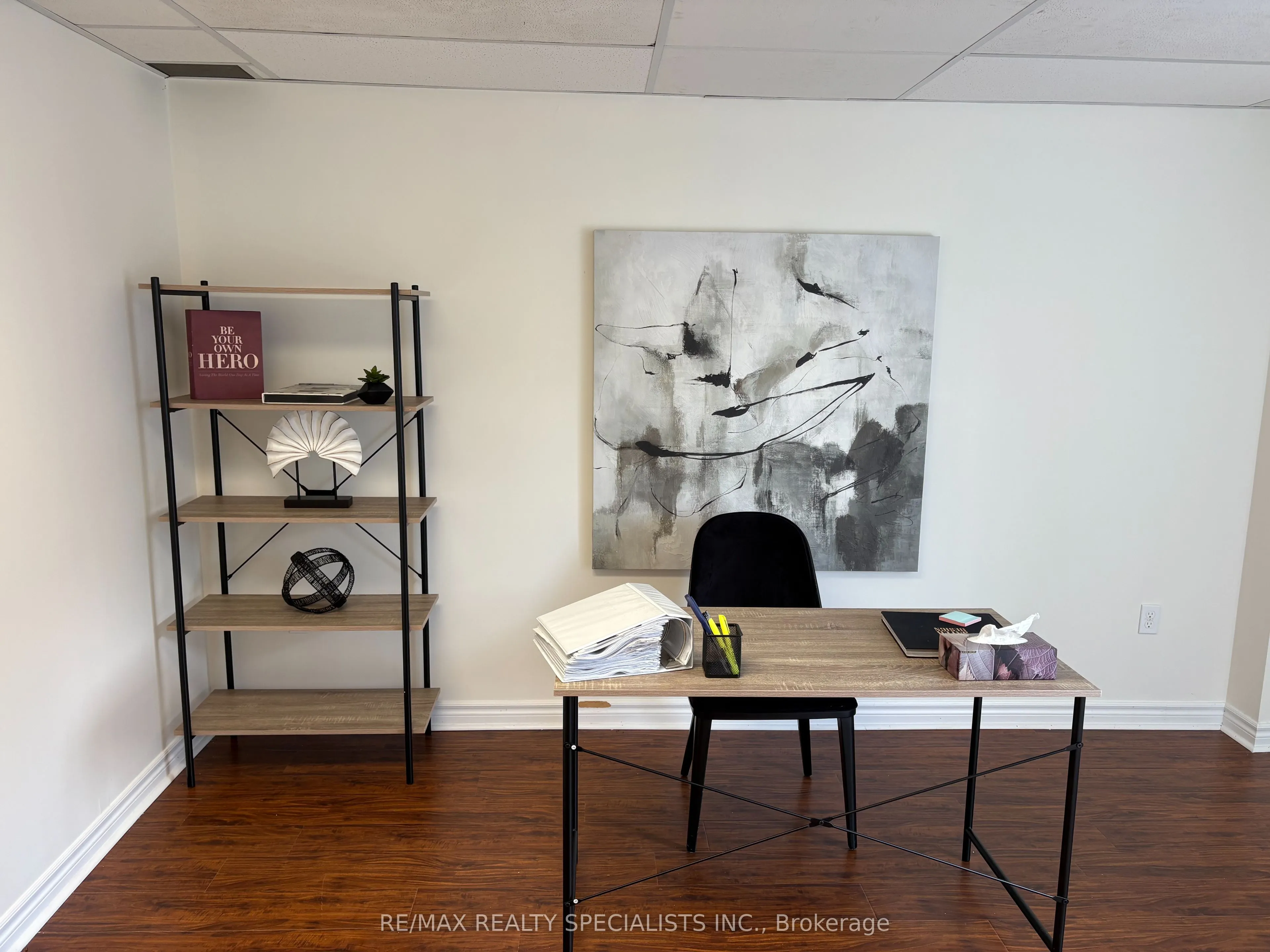 105 Queenston Street, #204