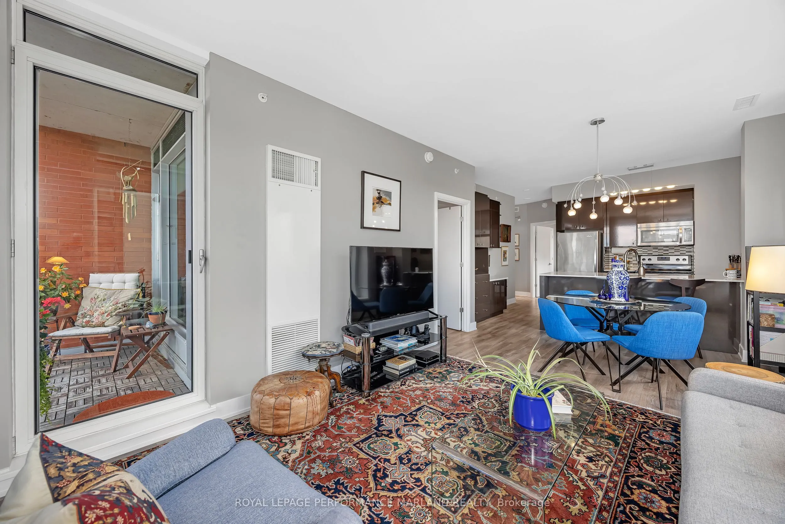 118 Holmwood Avenue, #607