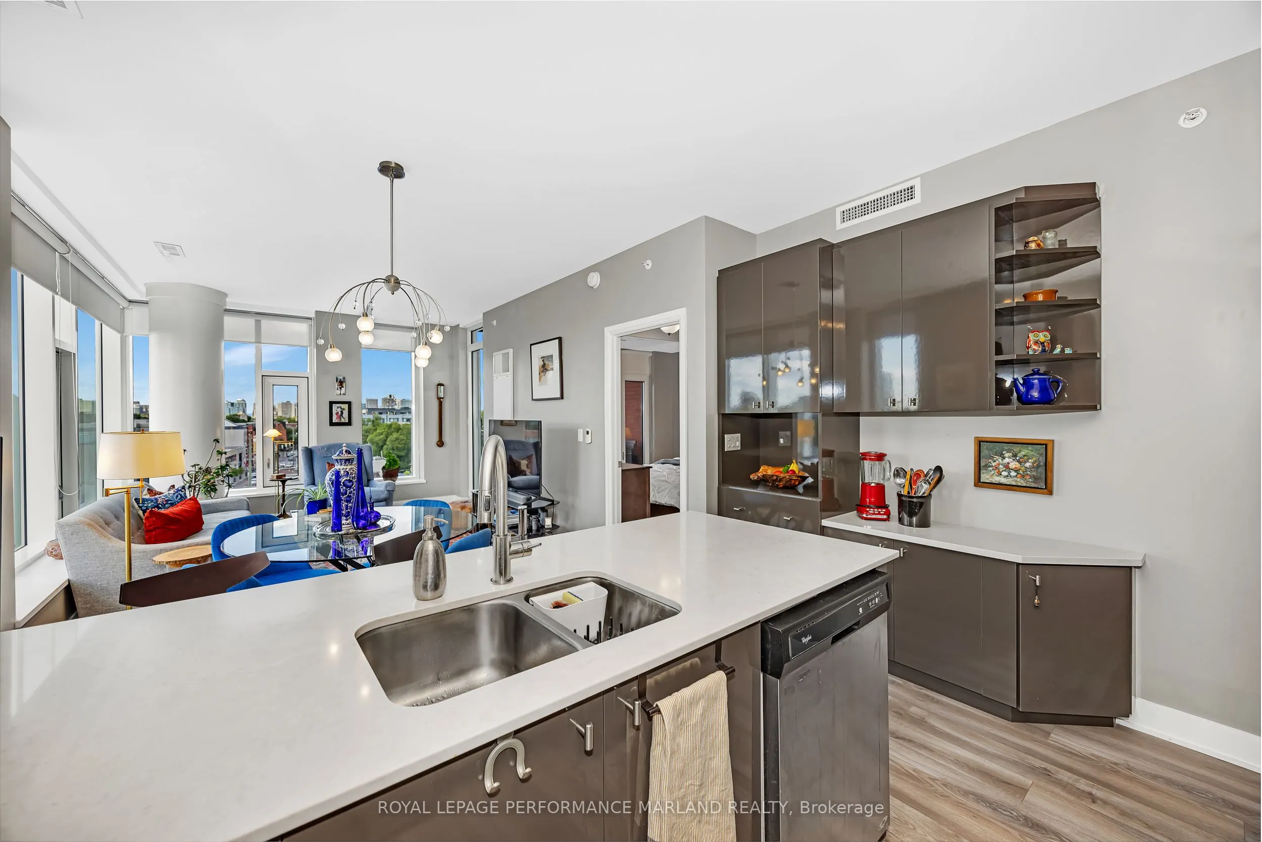 118 Holmwood Avenue, #607