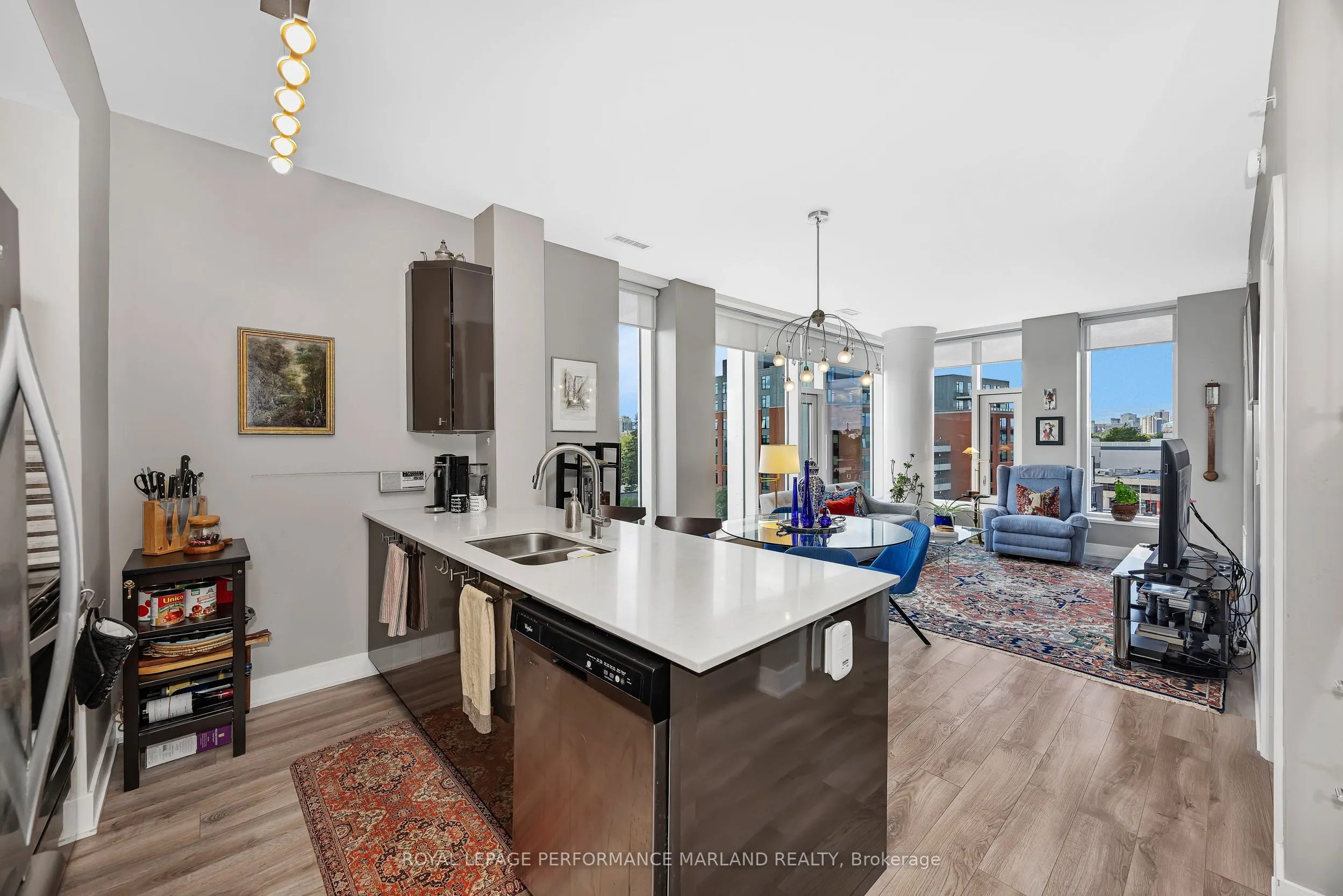 118 Holmwood Avenue, #607