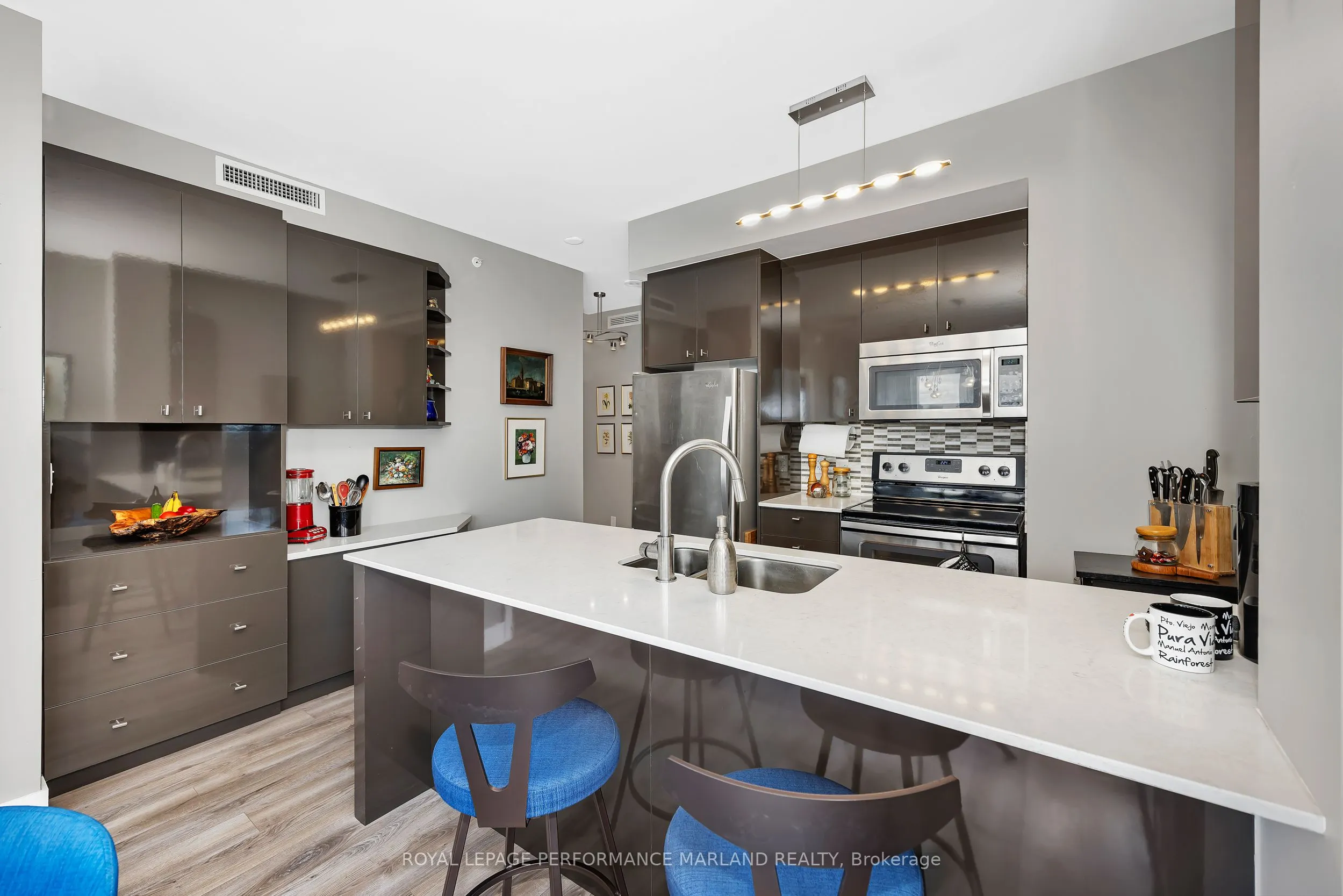 118 Holmwood Avenue, #607