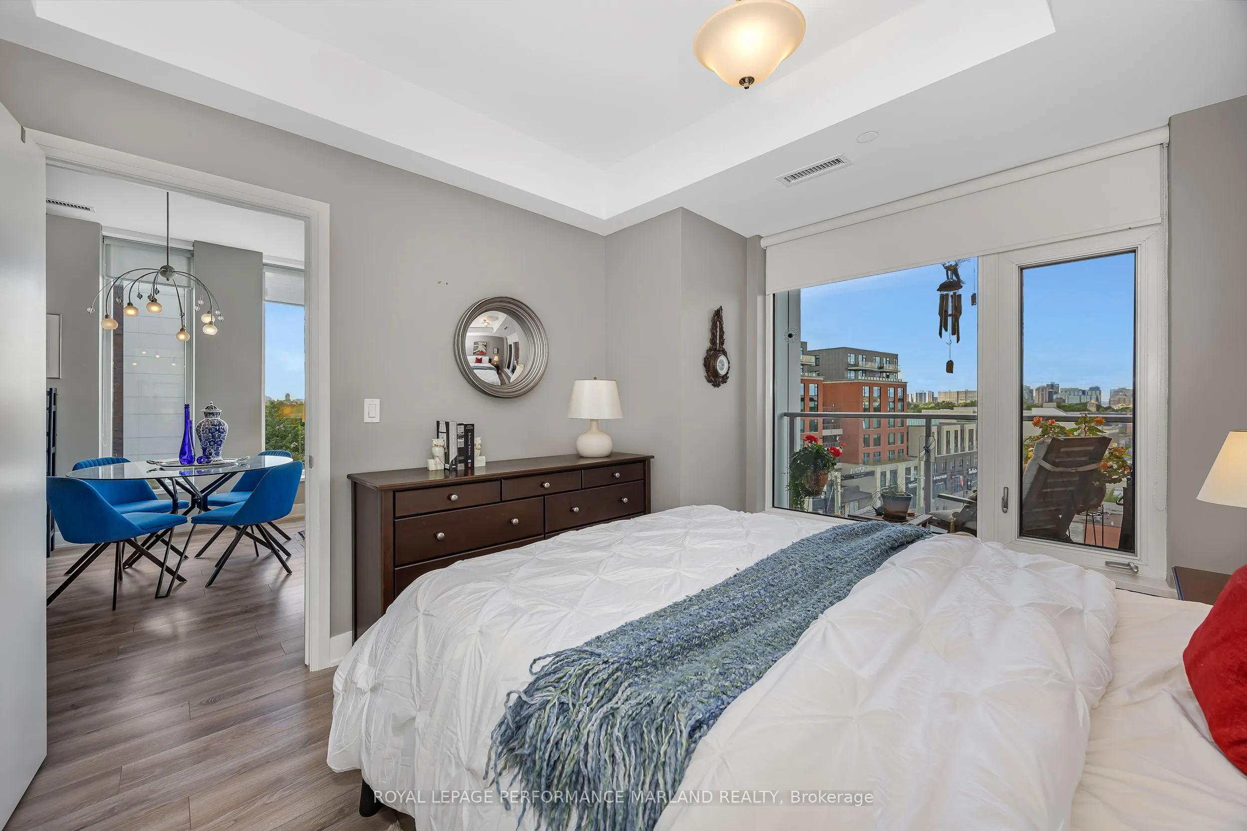 118 Holmwood Avenue, #607