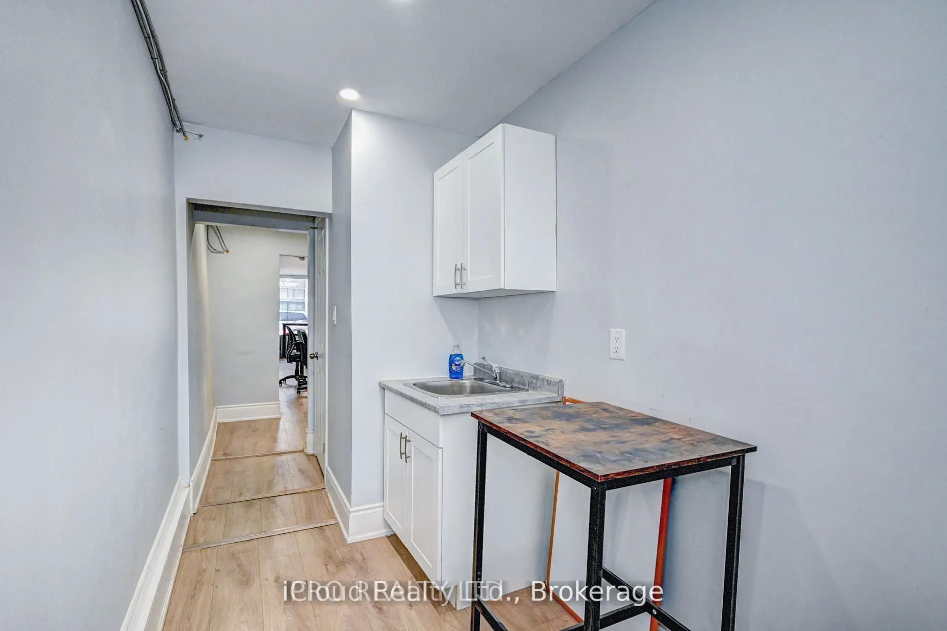15 Ainslie Street N