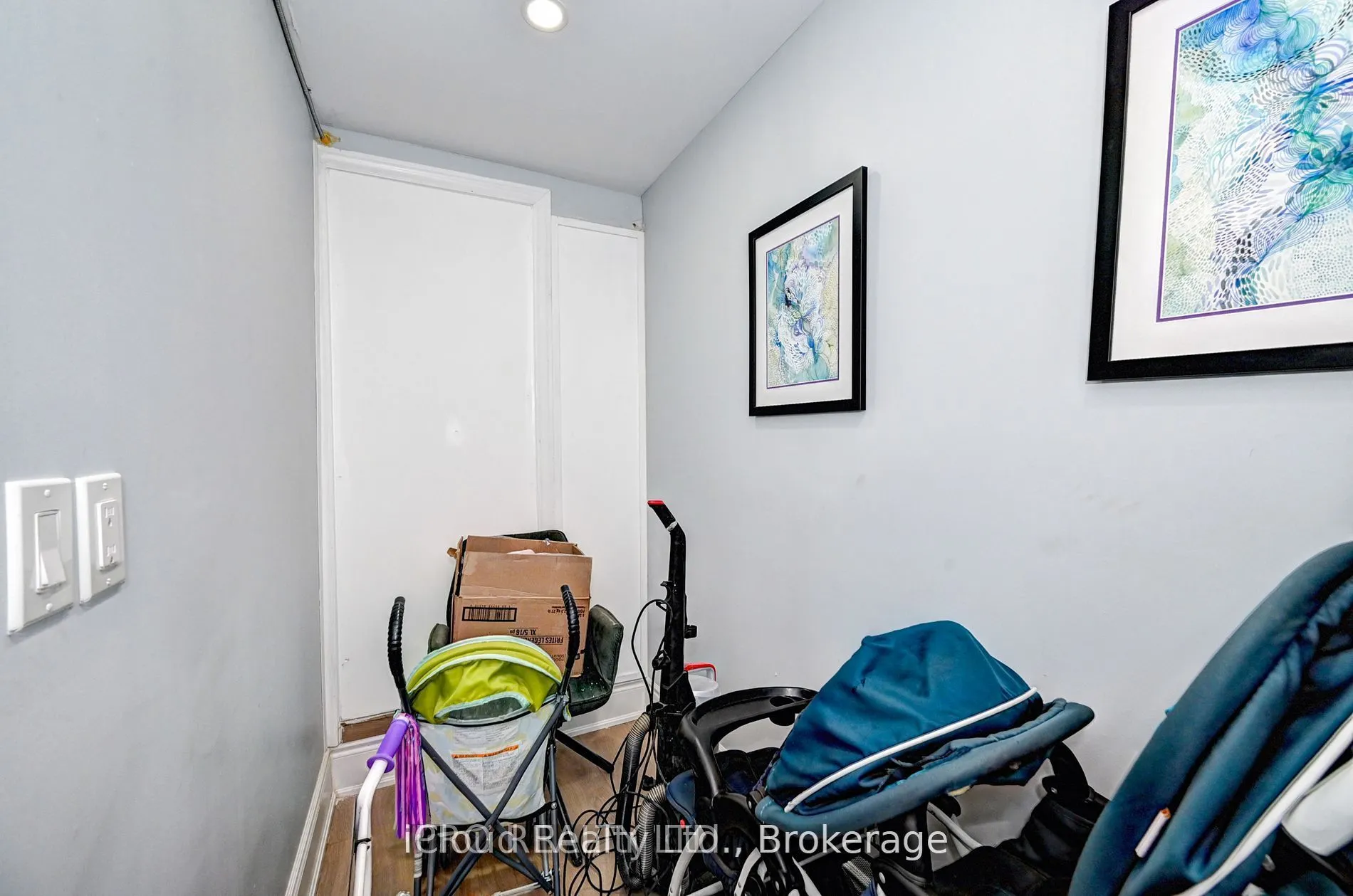 15 Ainslie Street N