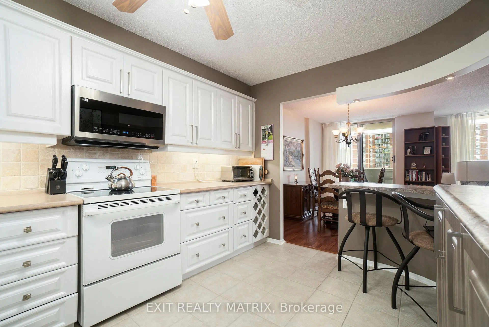 200 Lafontaine Avenue, #1105