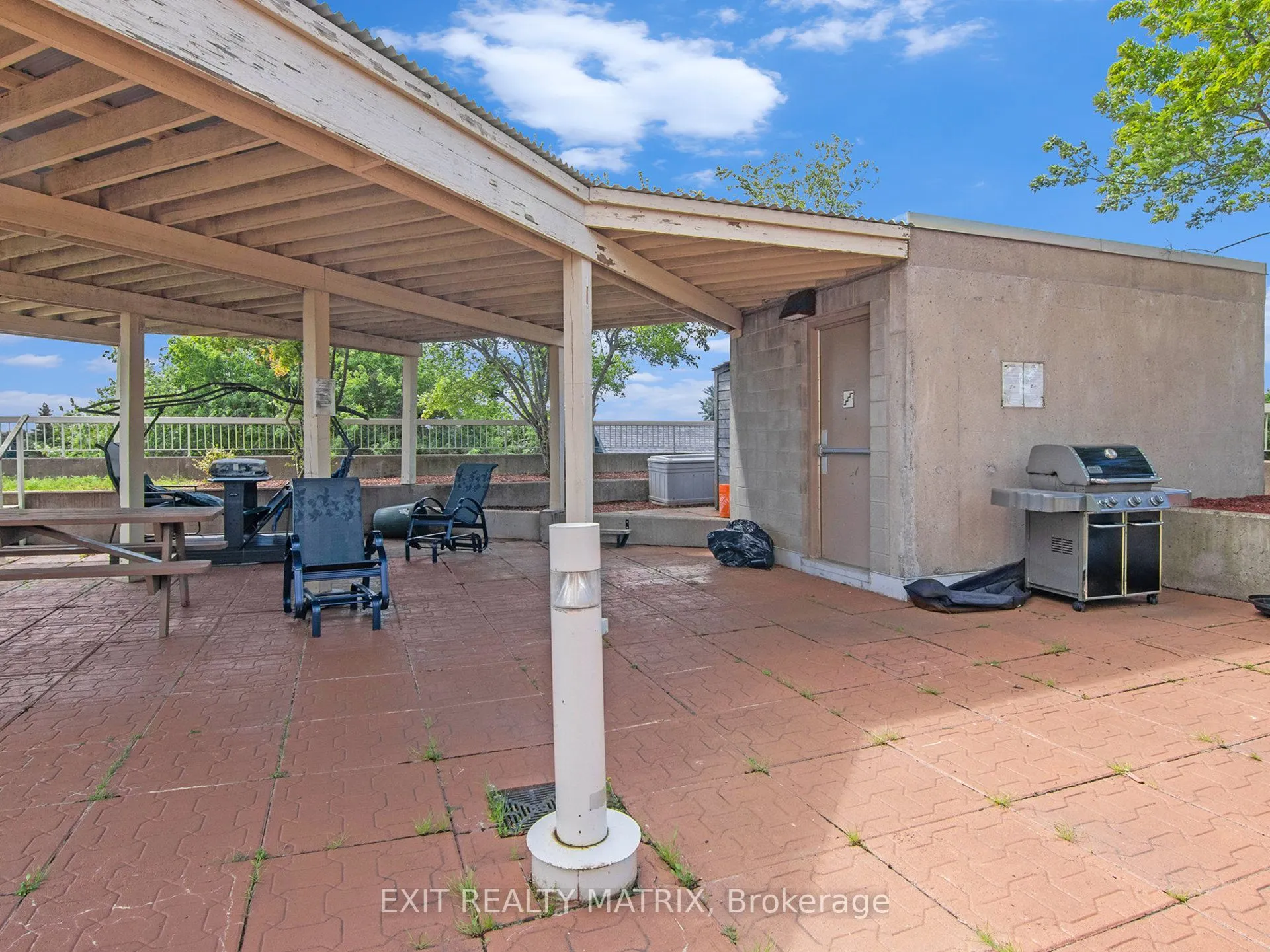 200 Lafontaine Avenue, #1105