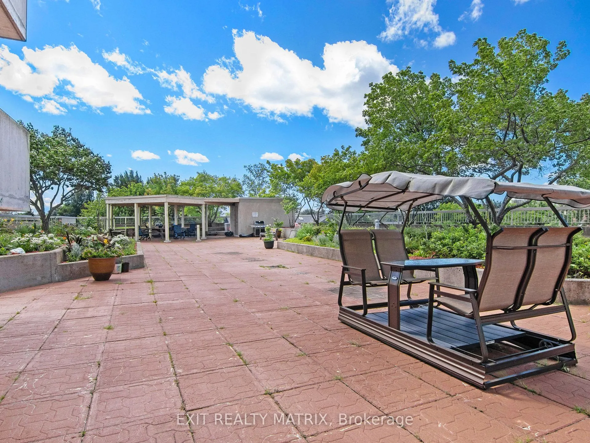 200 Lafontaine Avenue, #1105
