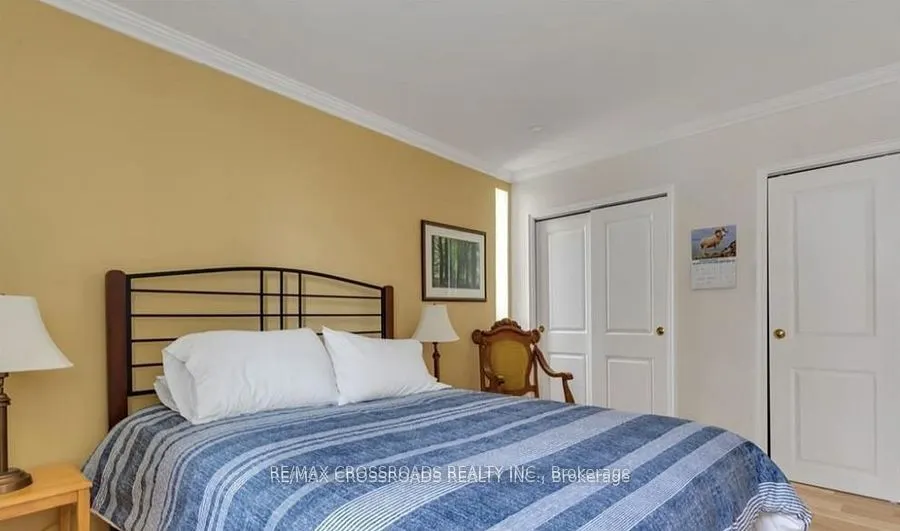 1 Mowat Avenue, #209