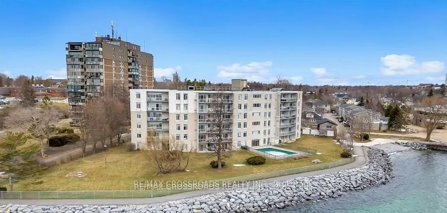 1 Mowat Avenue, #209