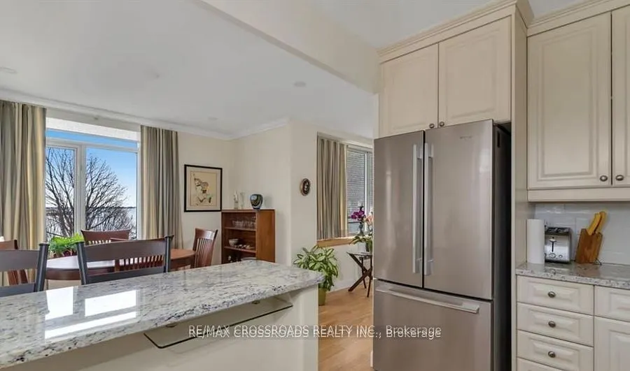 1 Mowat Avenue, #209