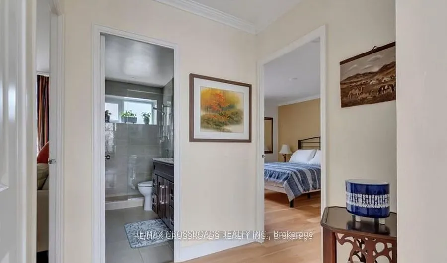 1 Mowat Avenue, #209