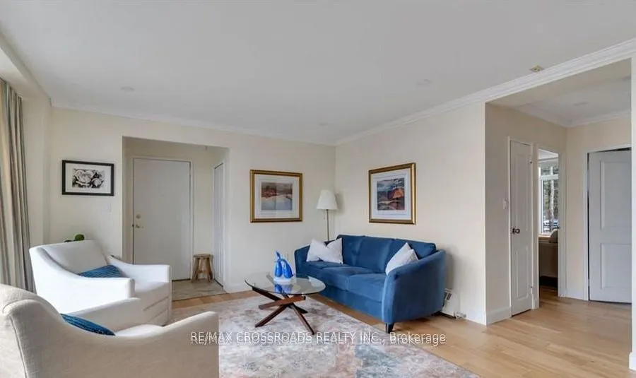 1 Mowat Avenue, #209