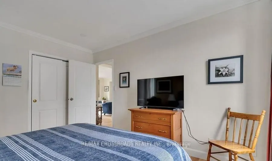 1 Mowat Avenue, #209