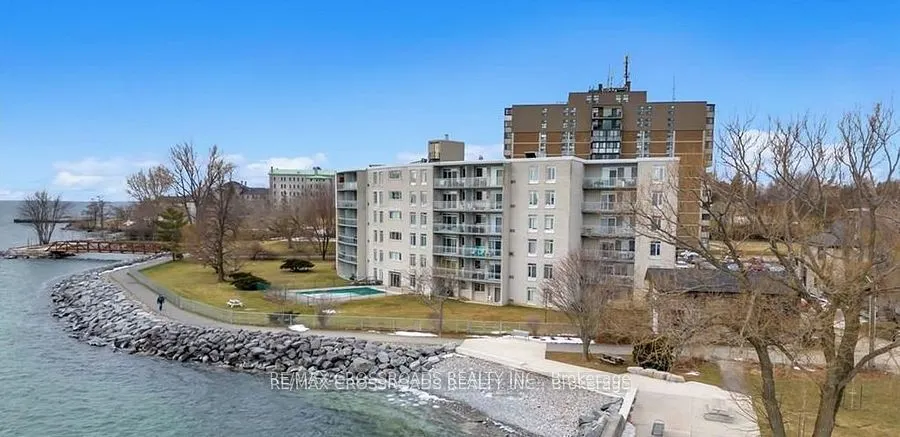 1 Mowat Avenue, #209