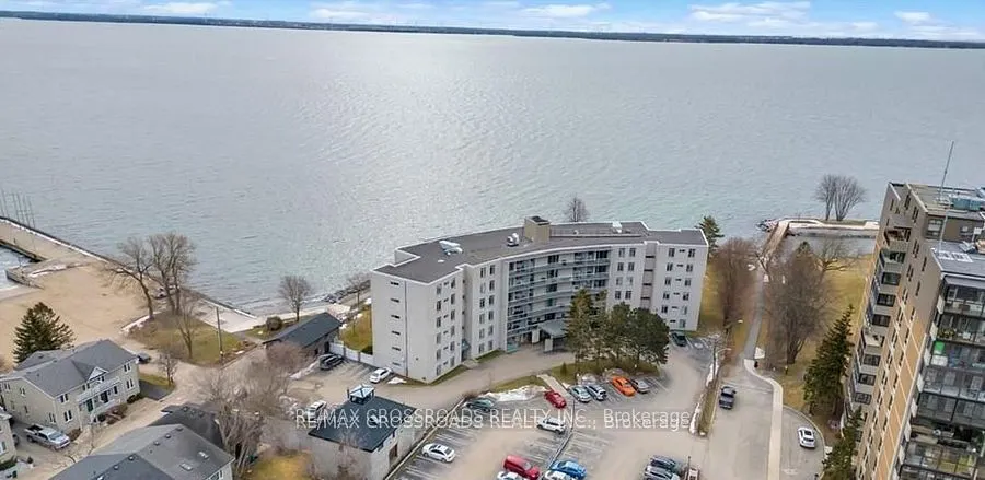 1 Mowat Avenue, #209