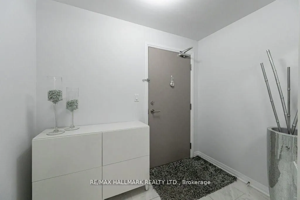 10 Concord Place, #409