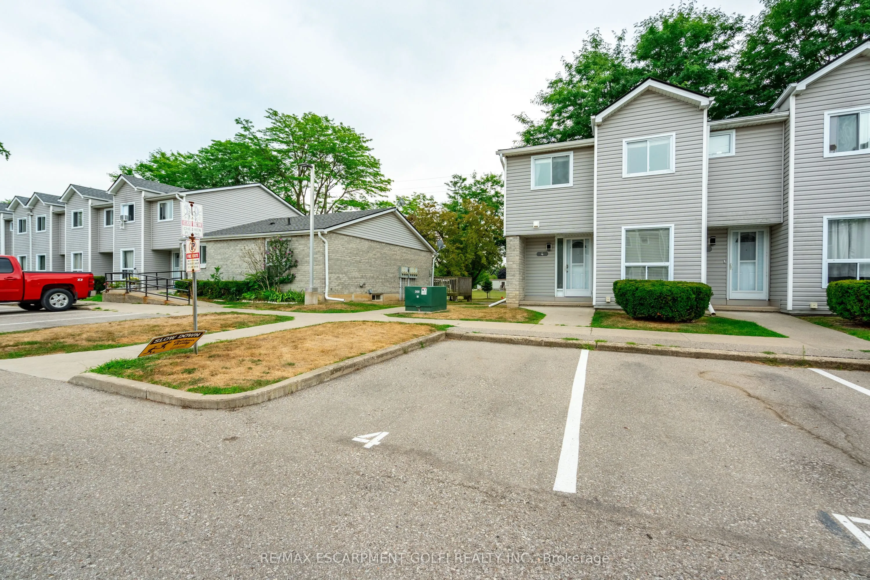 476 Grey Street, #4
