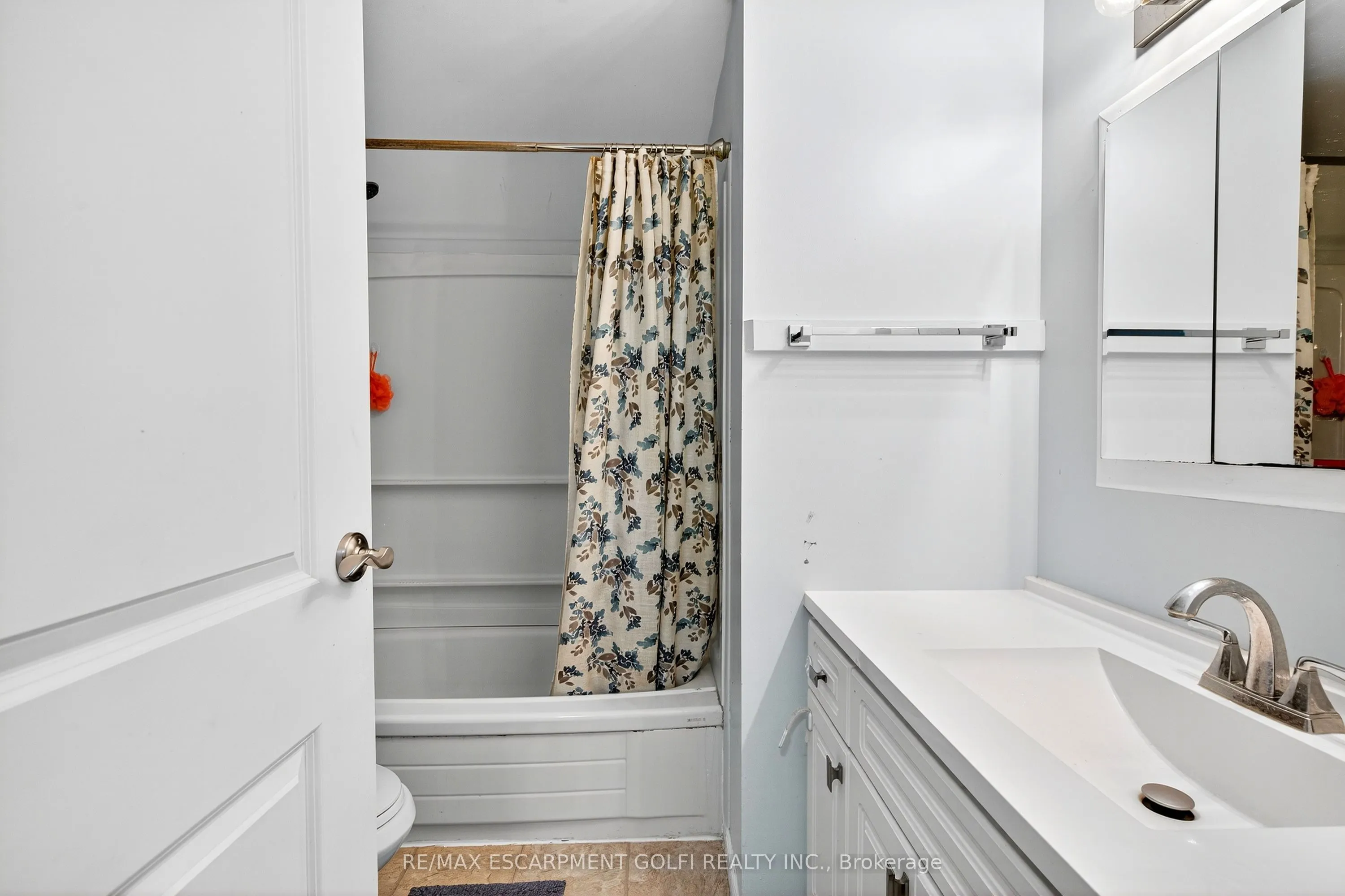 476 Grey Street, #4