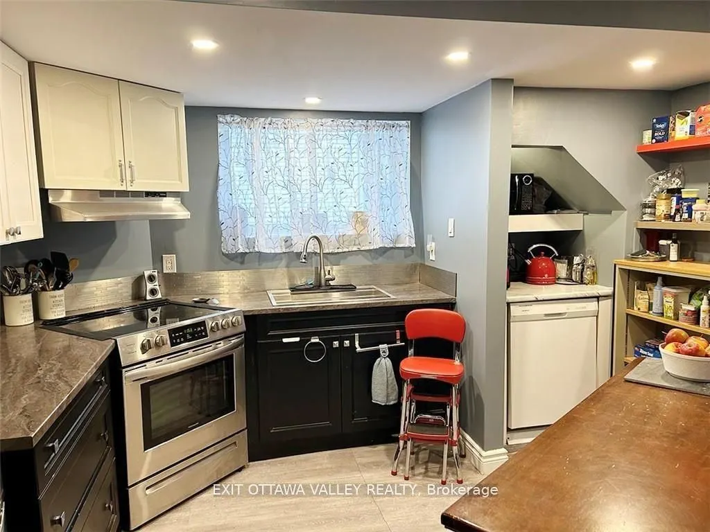 444 Isabella Street