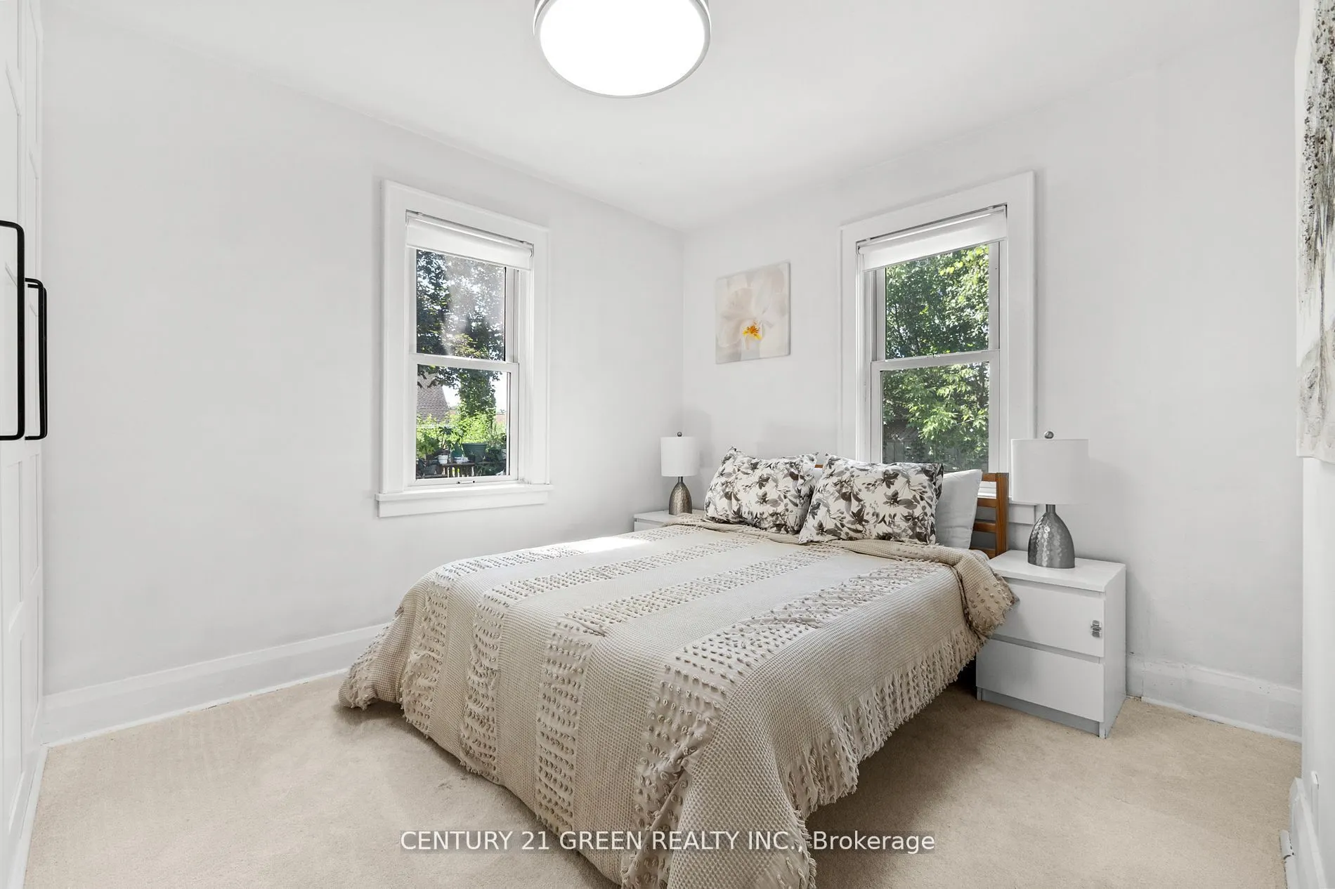 50 Elgin Street S