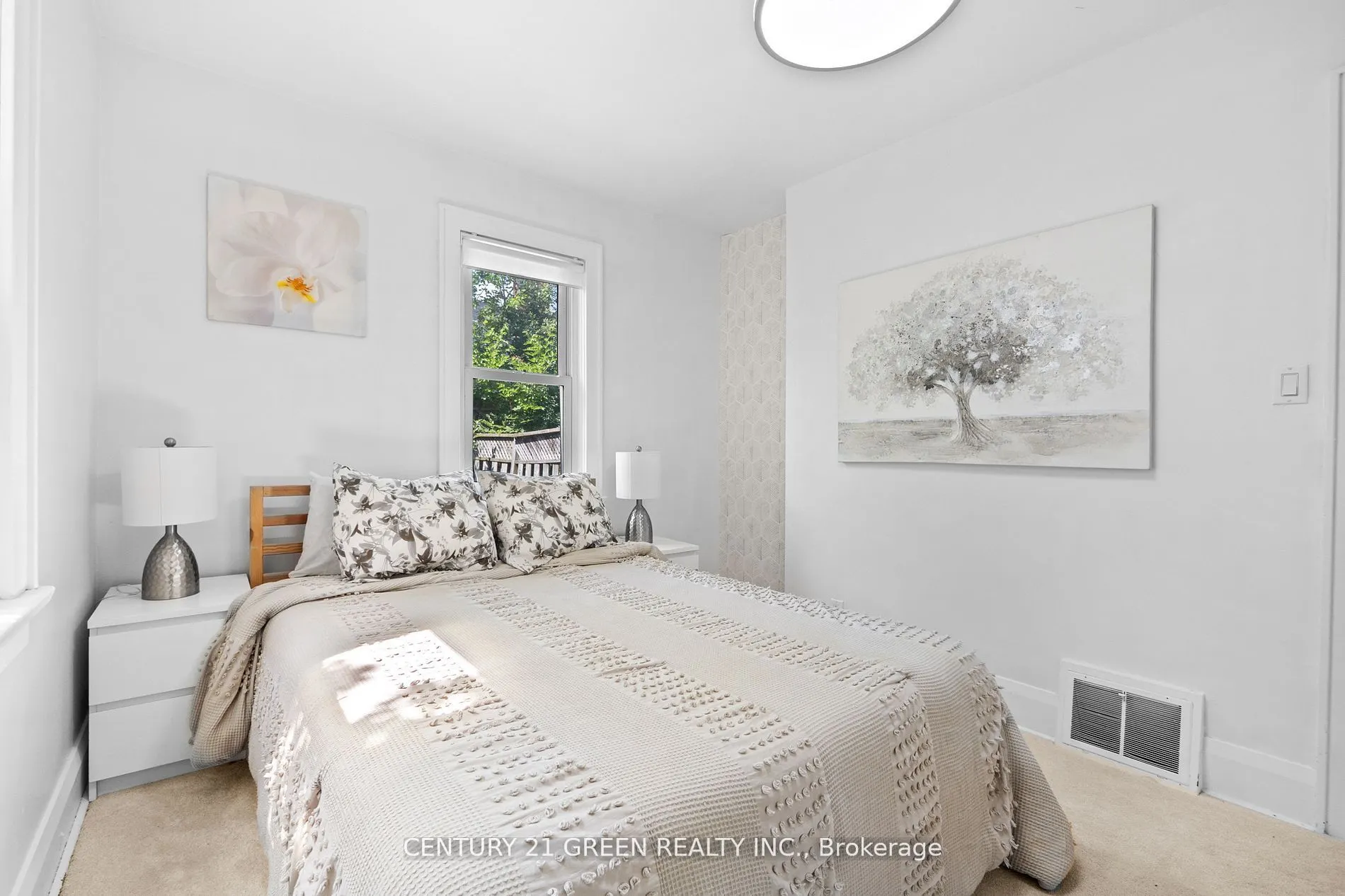 50 Elgin Street S
