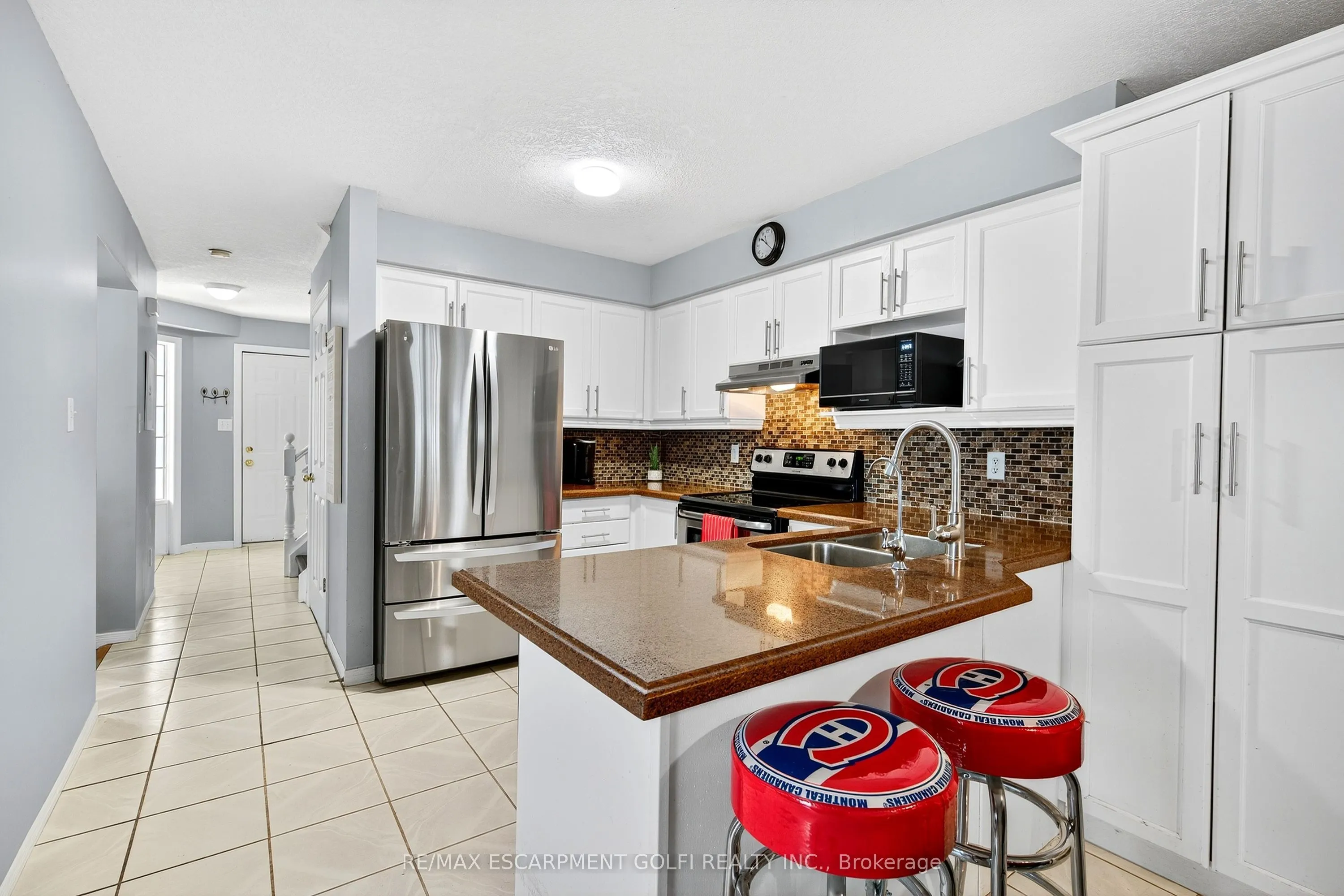 199 GATEHOUSE Drive