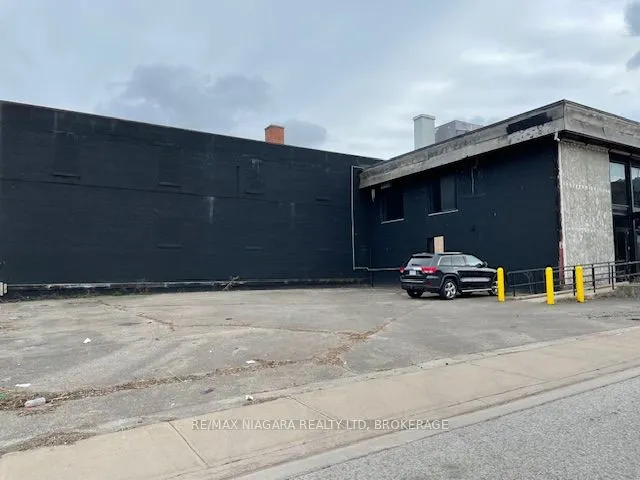 4461 Queen Street