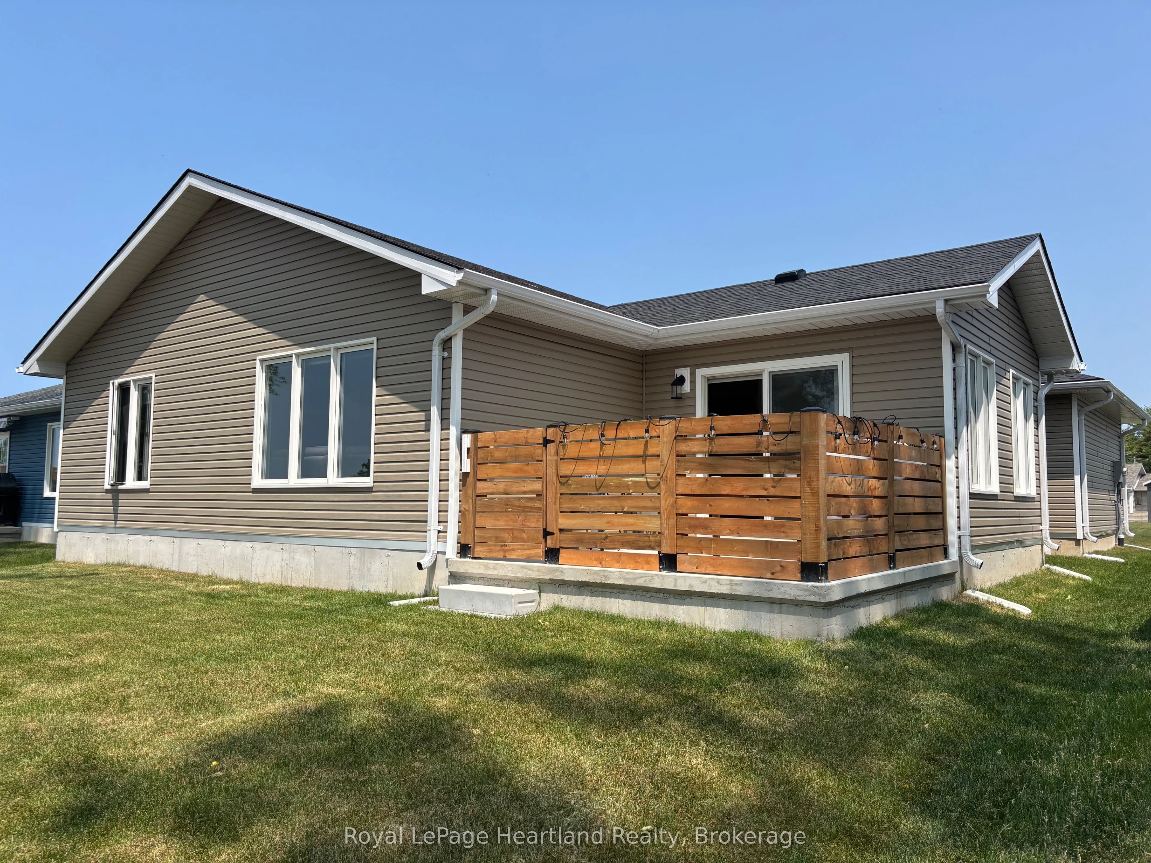 273 Lake Breeze Drive