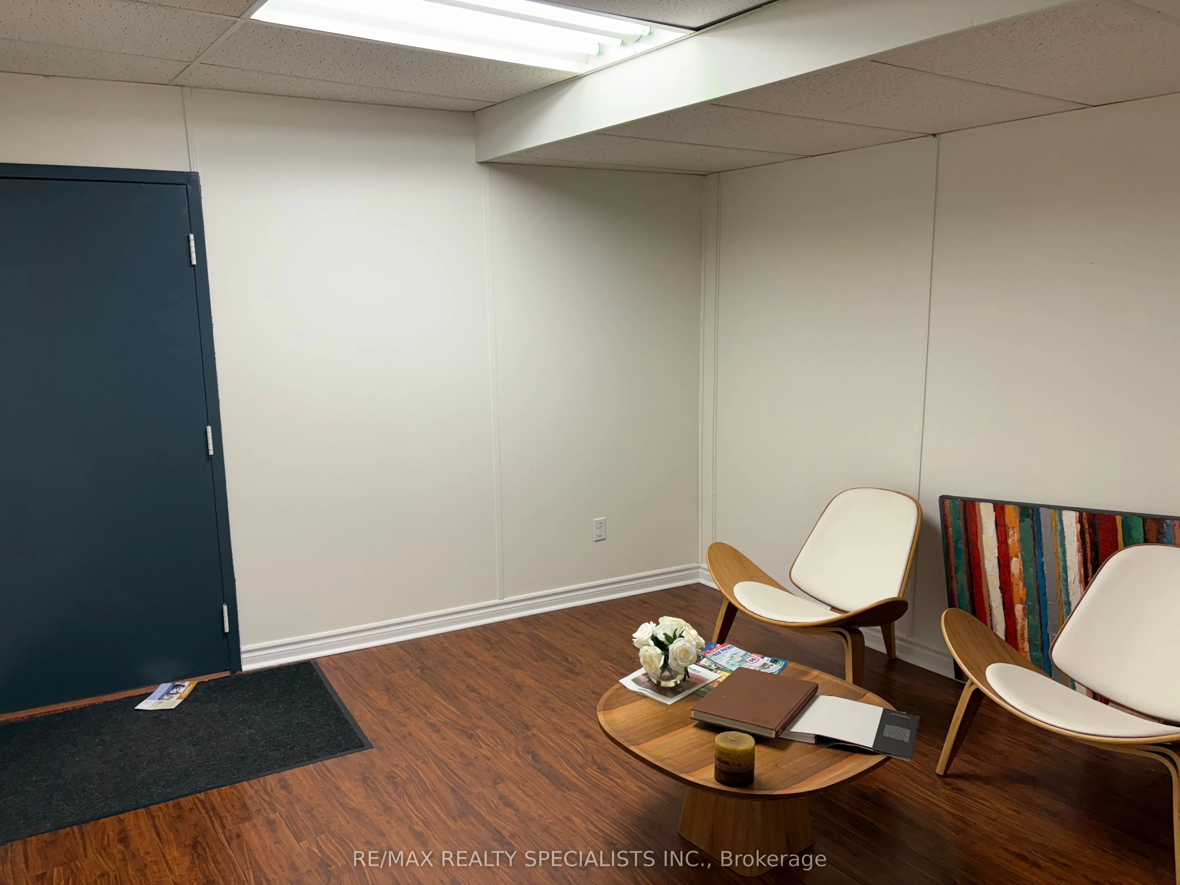 105 Queenston Street, #207