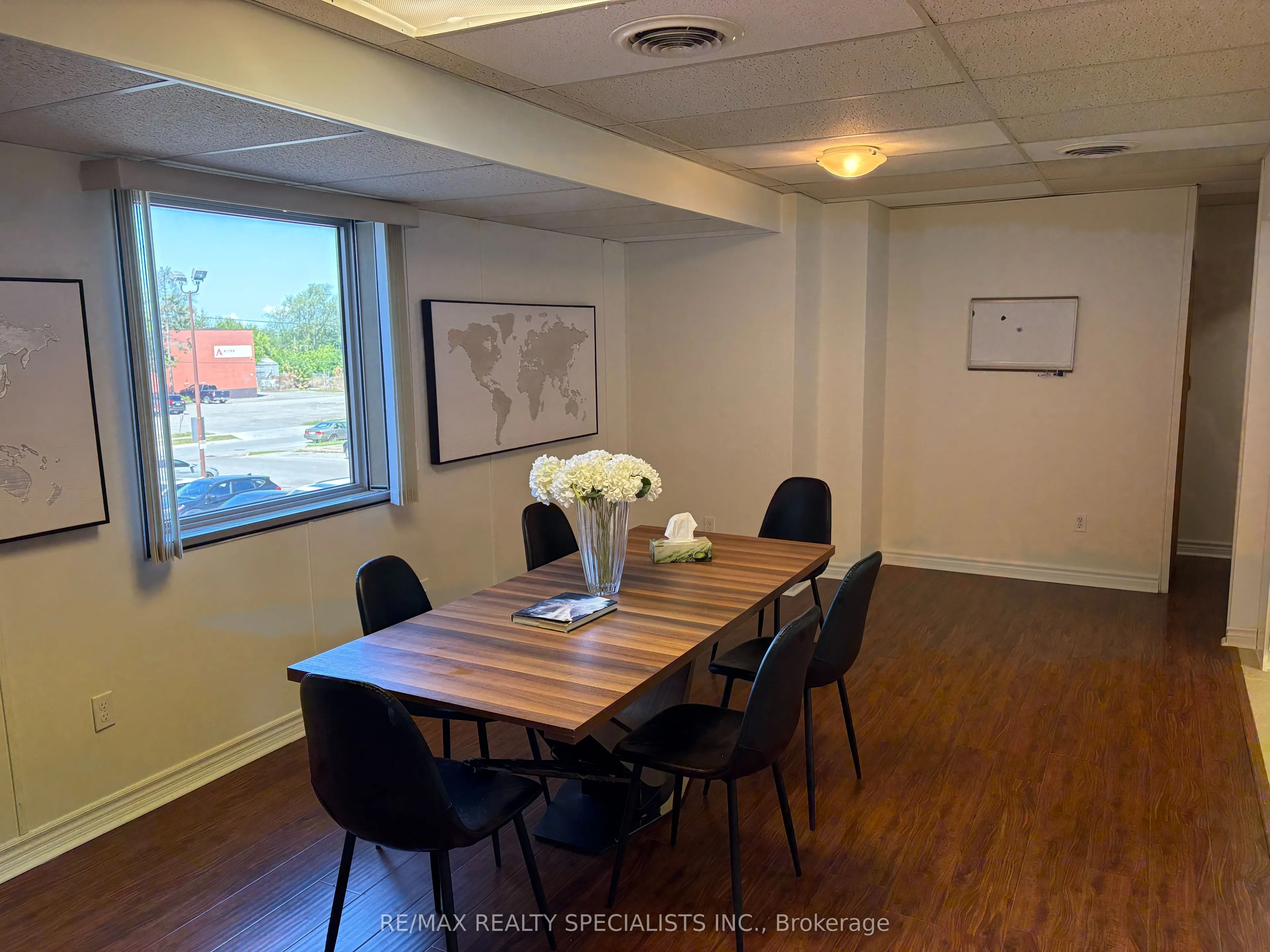 105 Queenston Street, #207