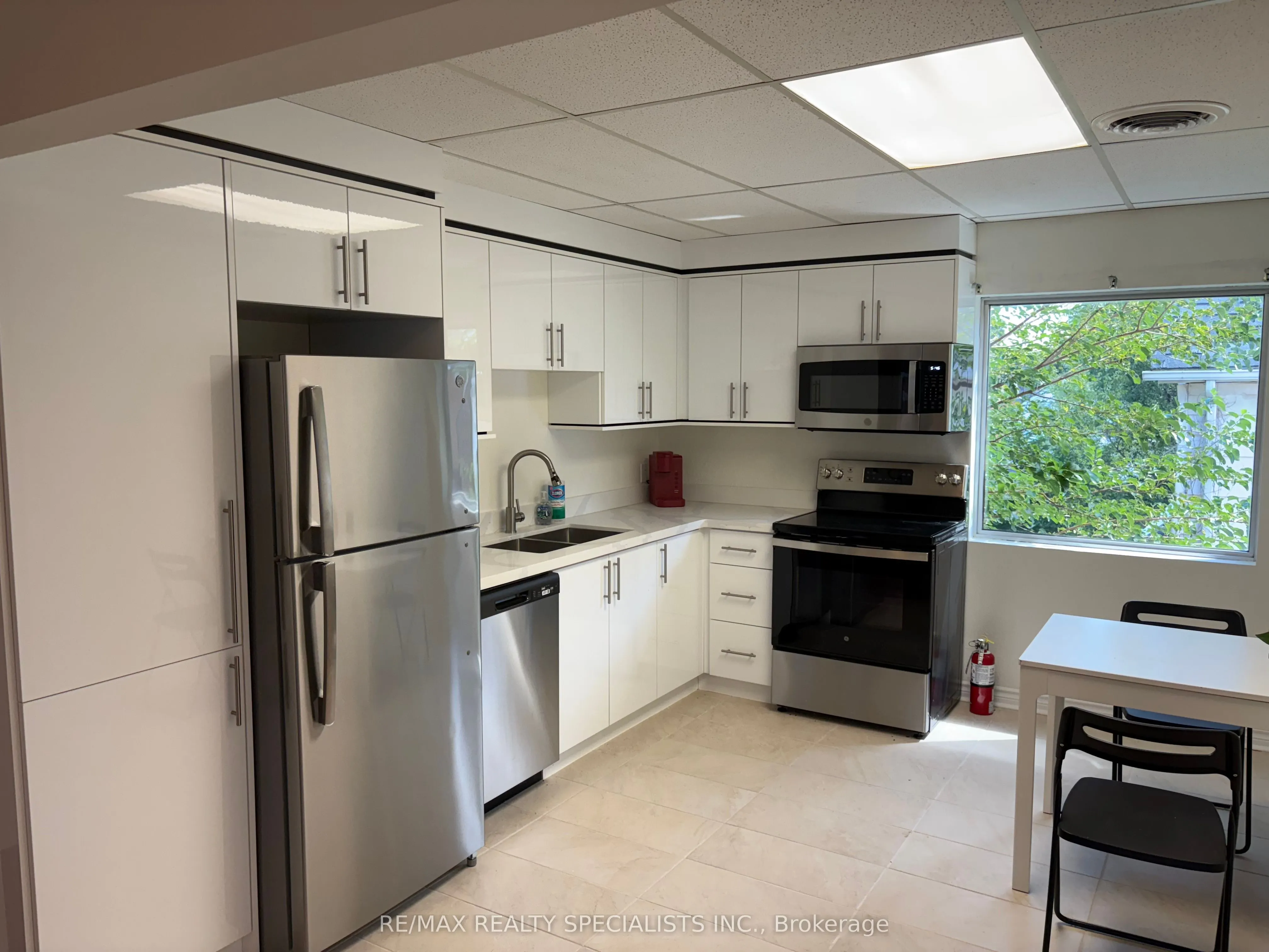 105 Queenston Street, #207