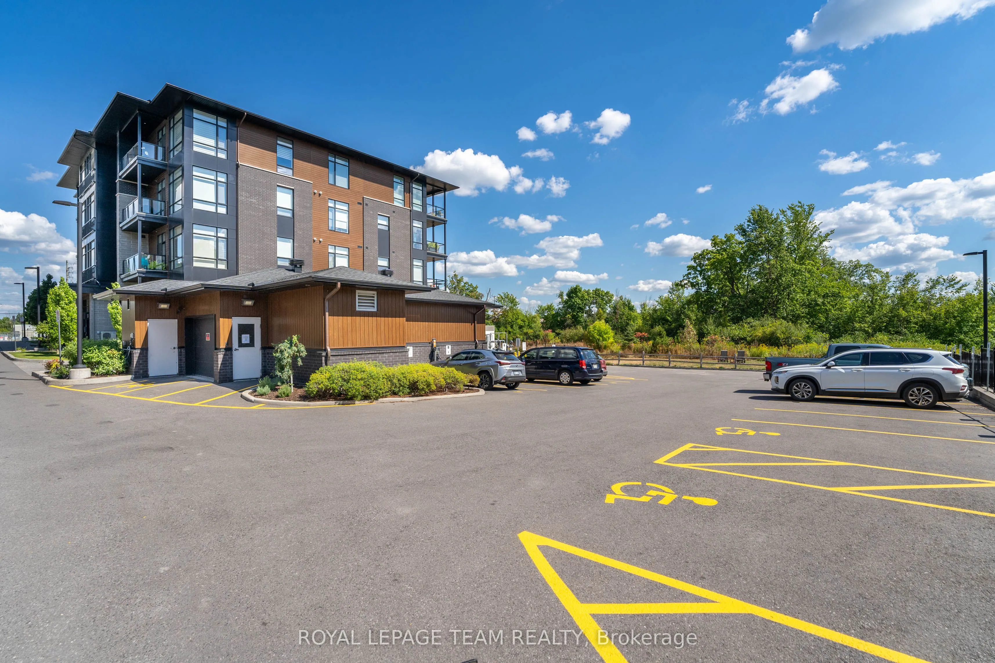 101 CORTILE Private, #403
