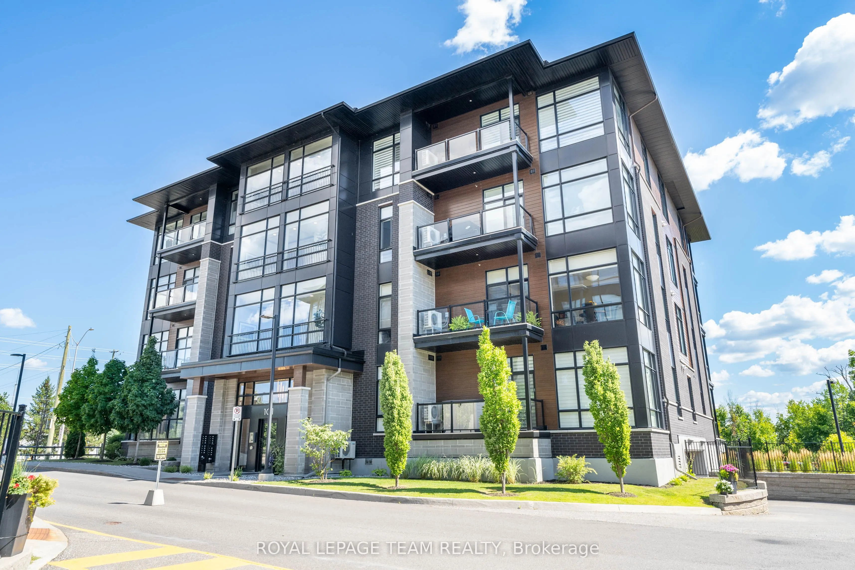 101 CORTILE Private, #403