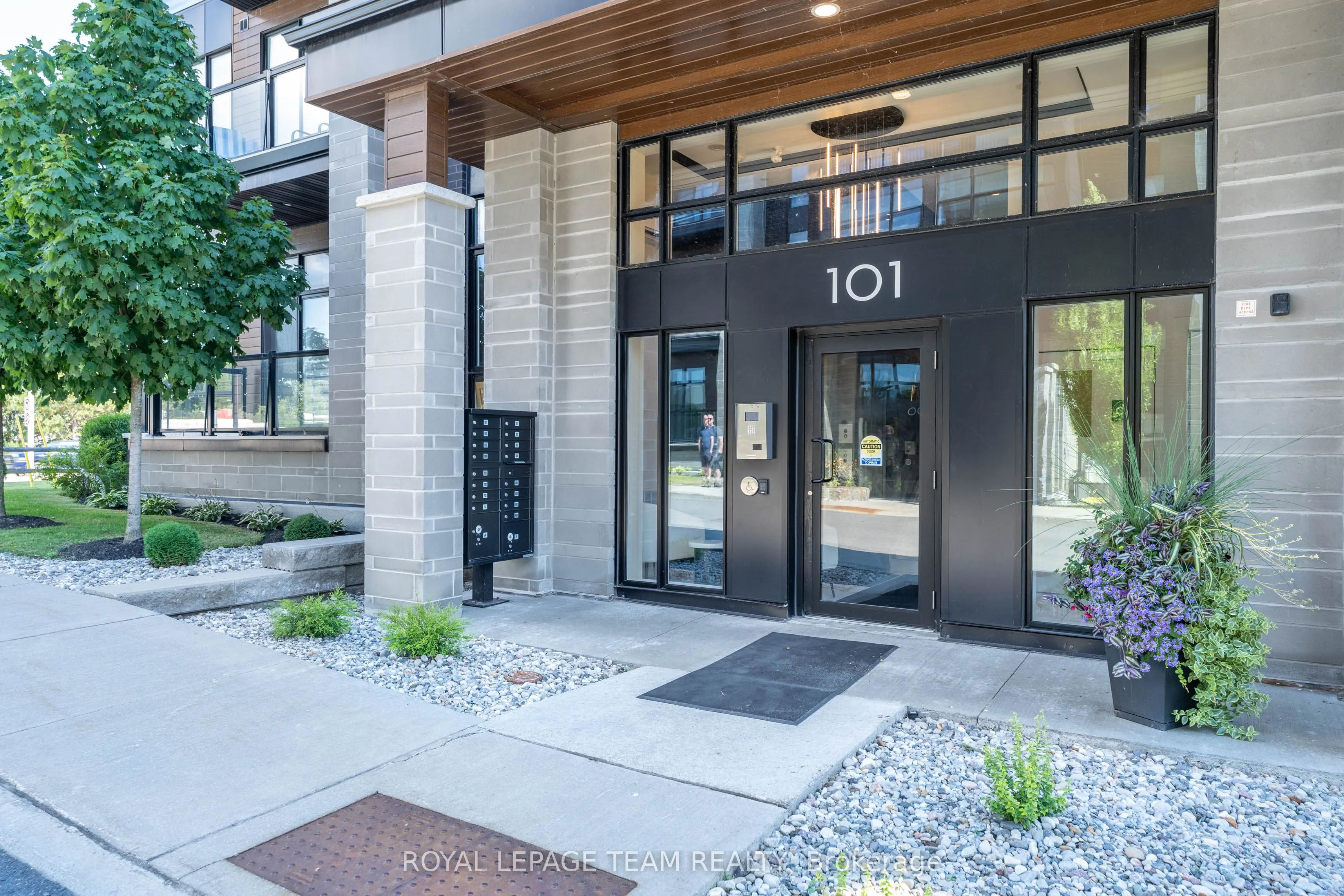 101 CORTILE Private, #403