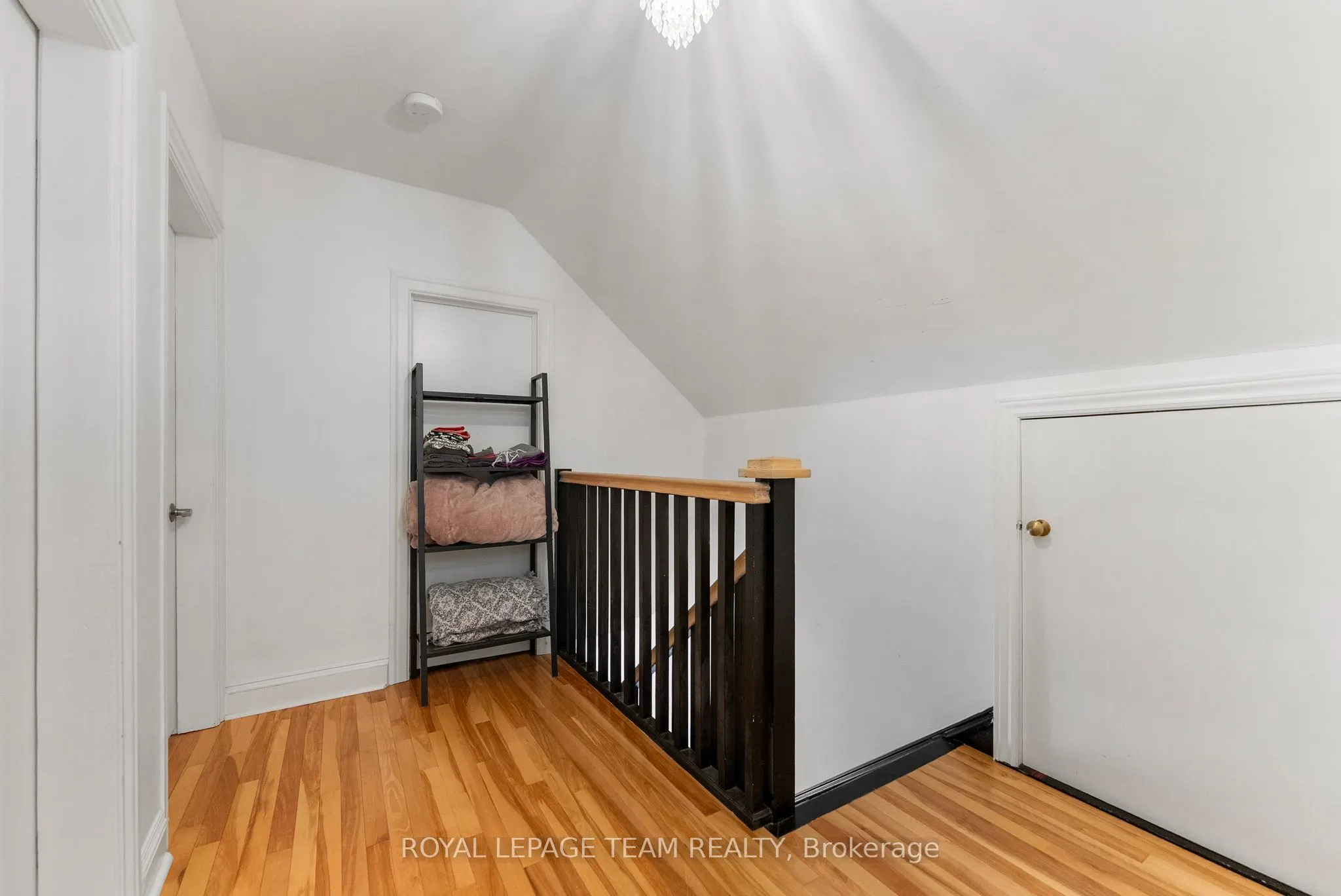 212 Prince Street W