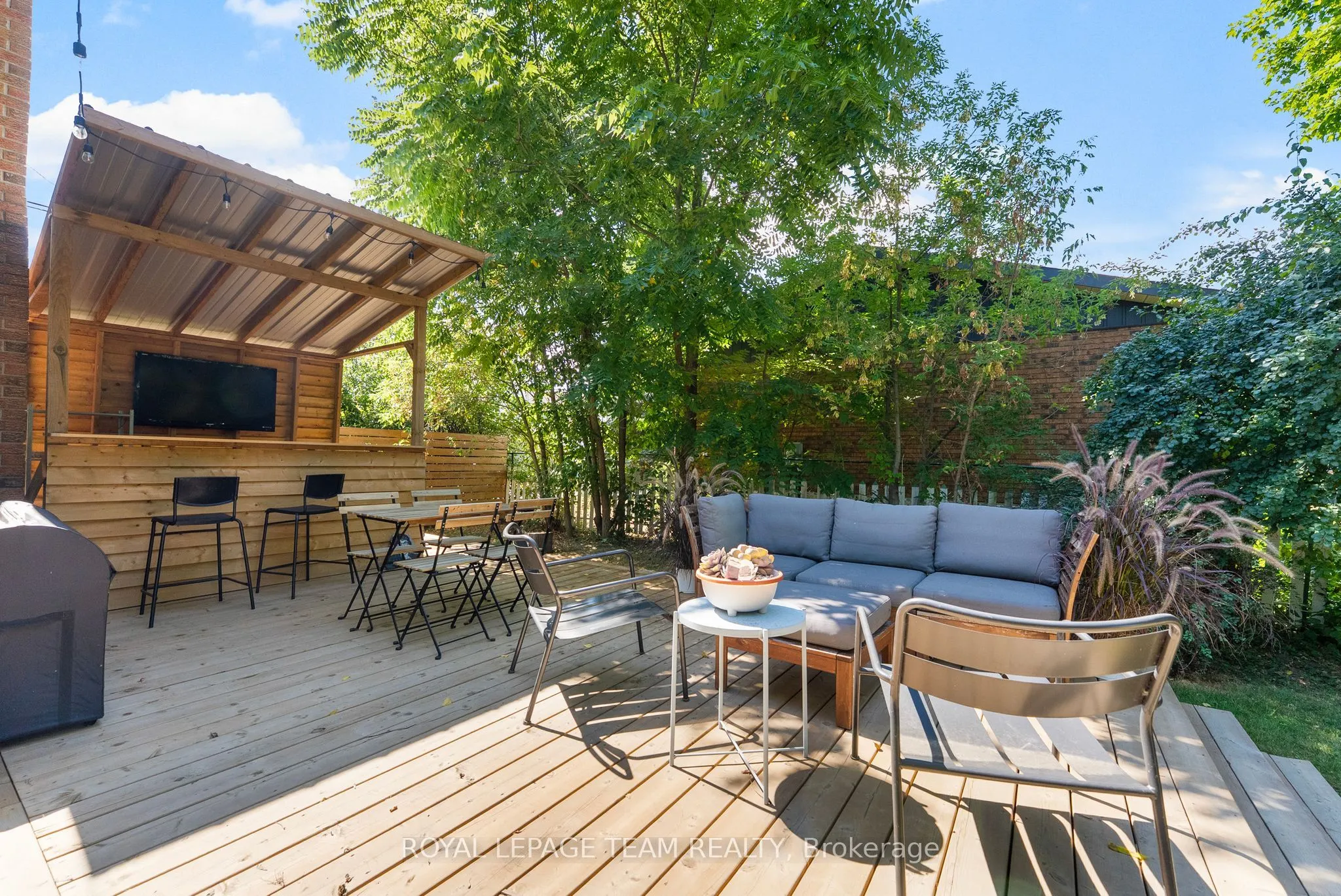 212 Prince Street W