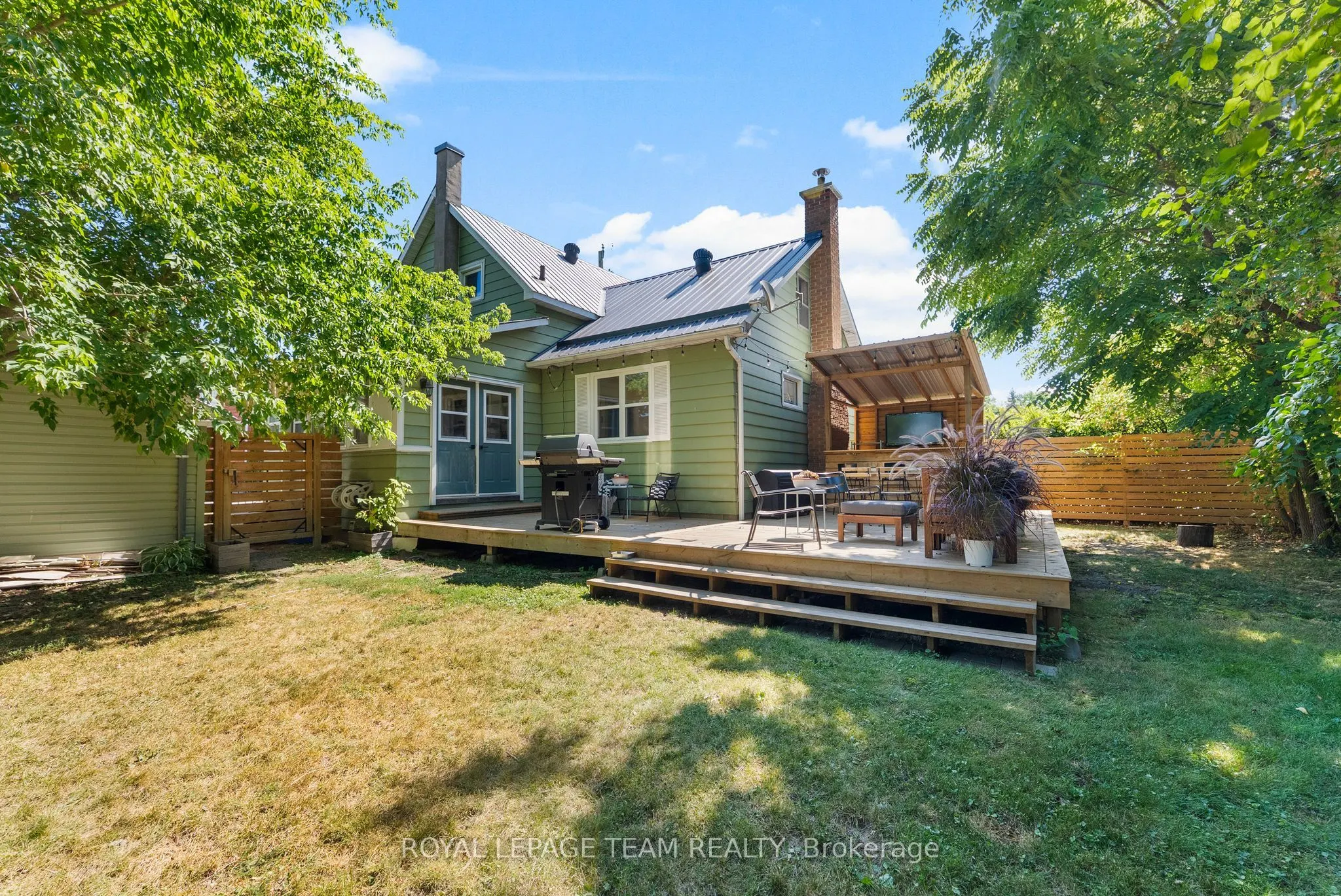 212 Prince Street W